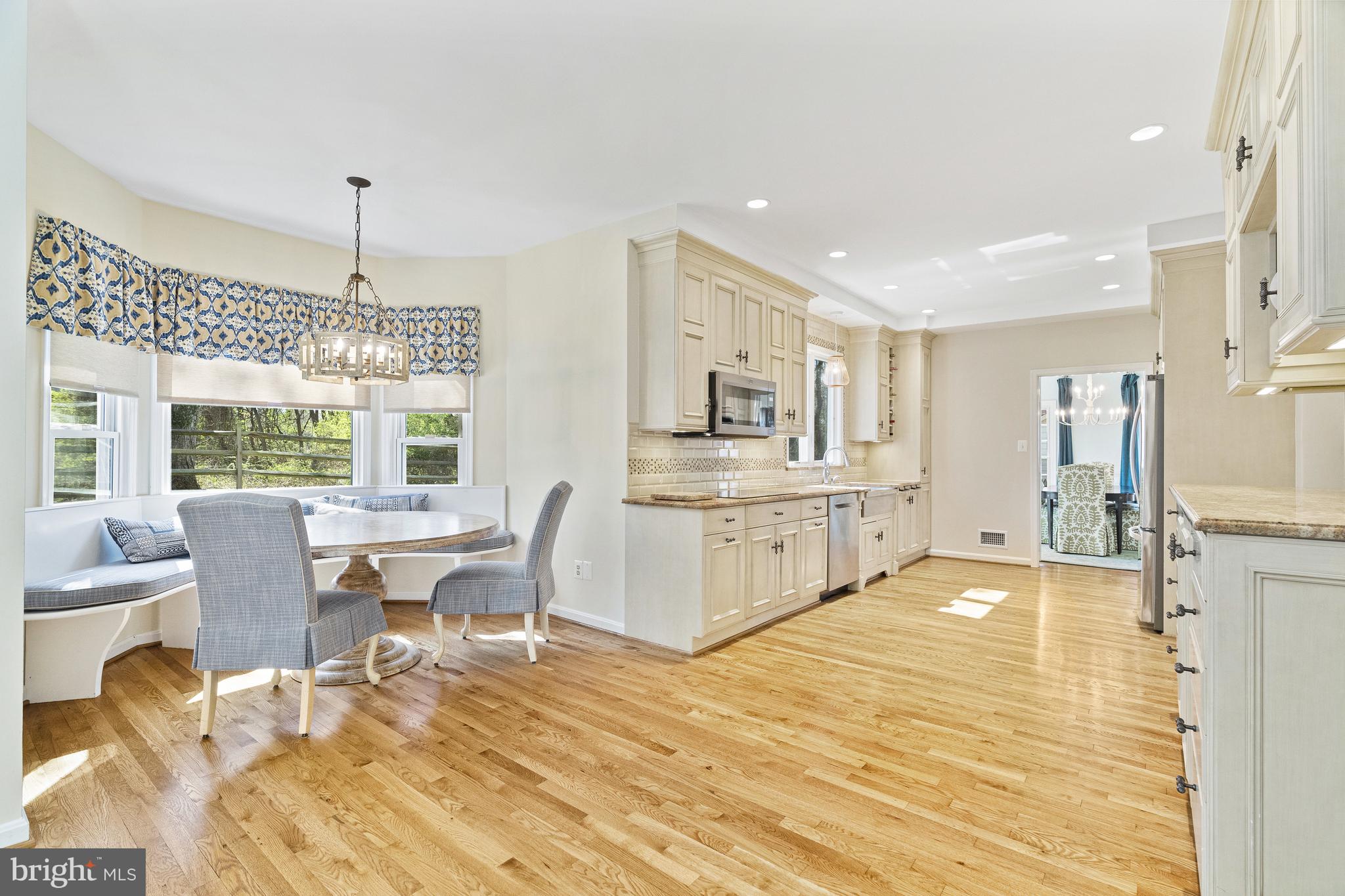 HUNTING HILLS - Residential
