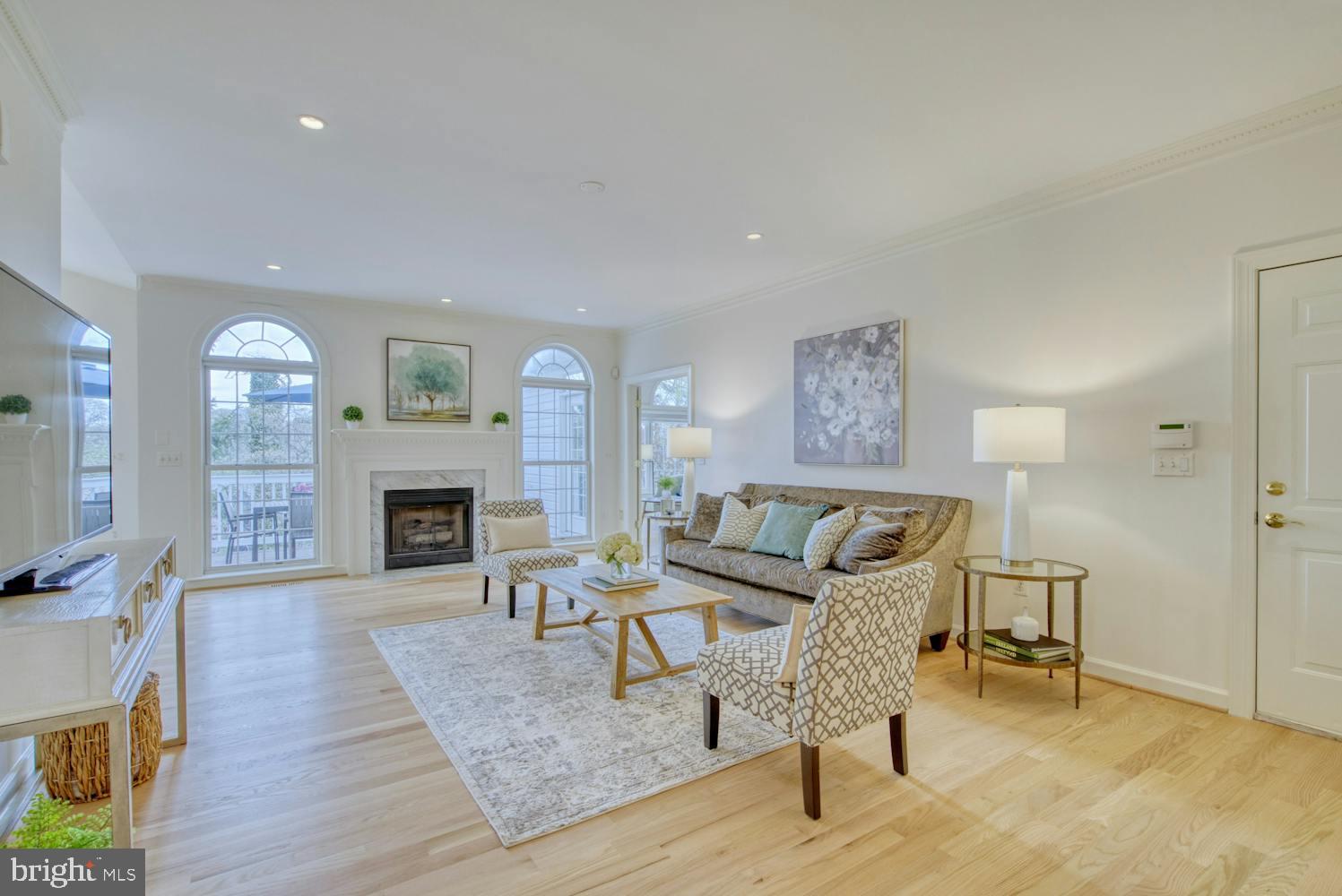 ARLINGTON RIDGE - Residential