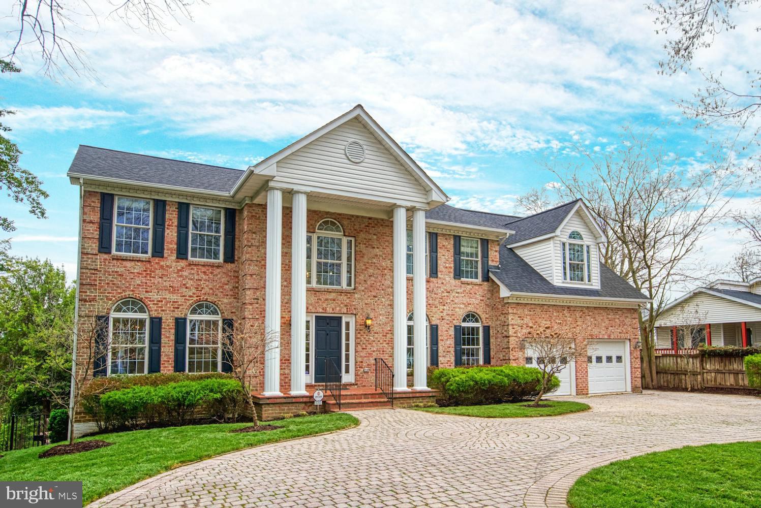 ARLINGTON RIDGE - Residential