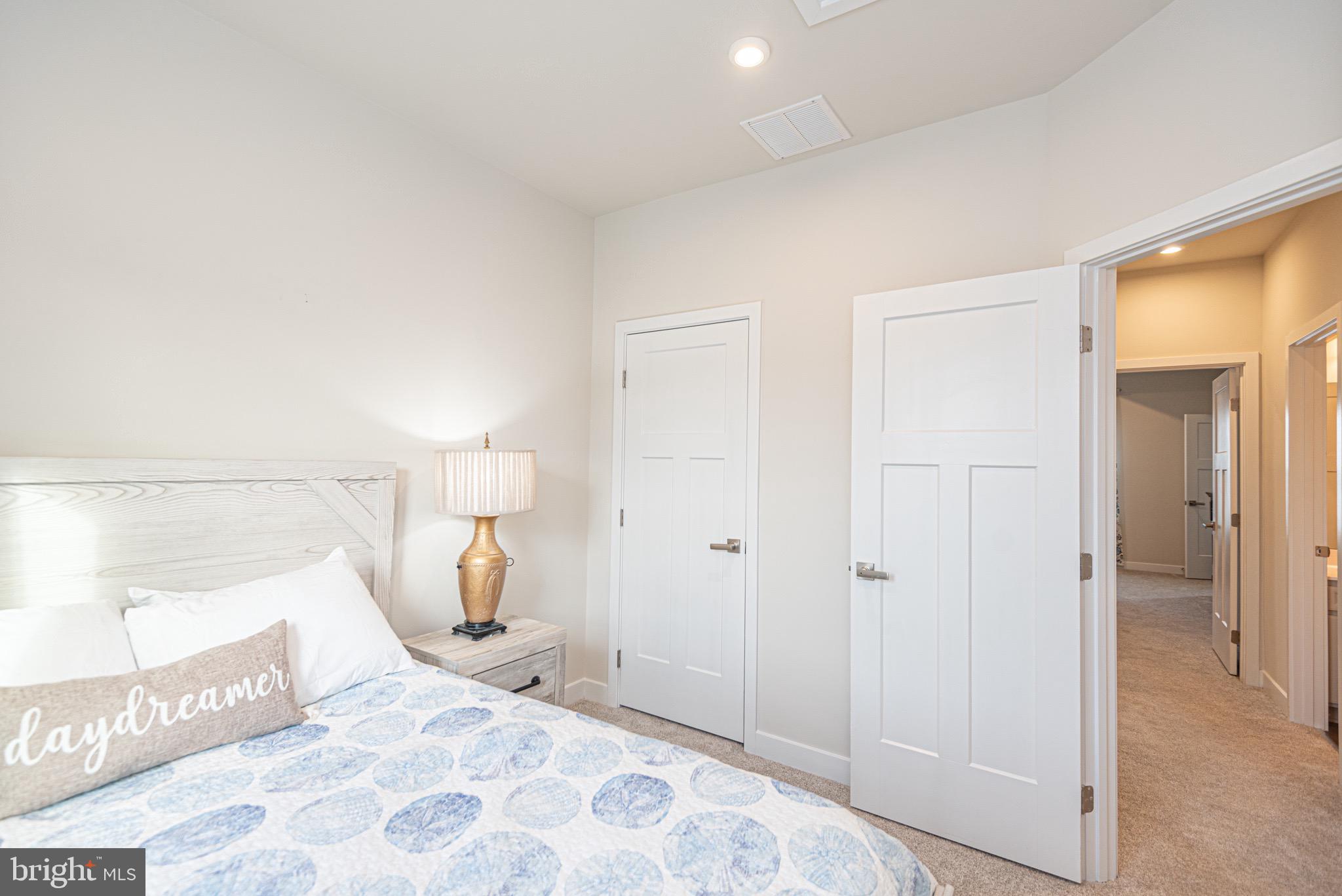 BAYSIDE - Residential