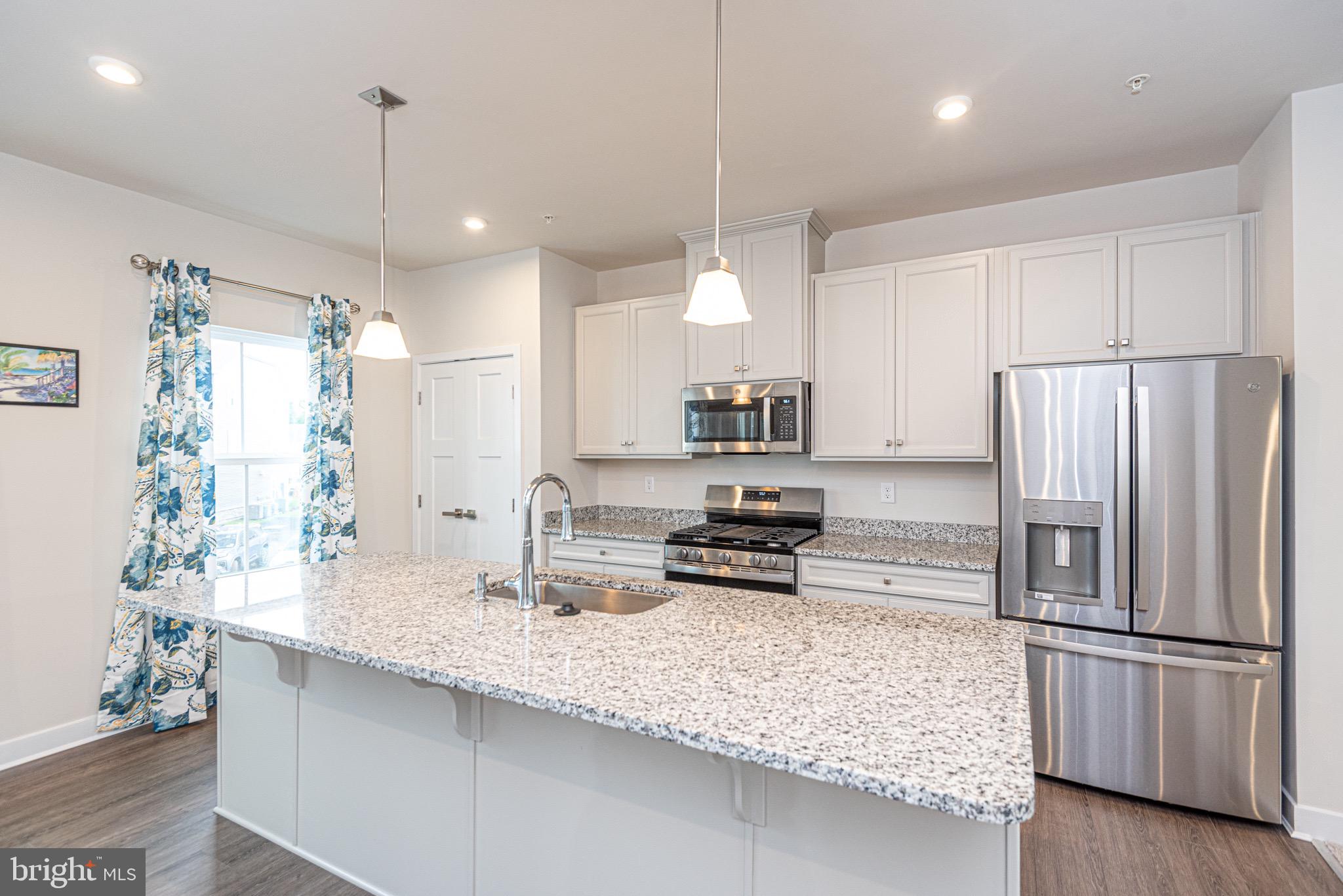 BAYSIDE - Residential