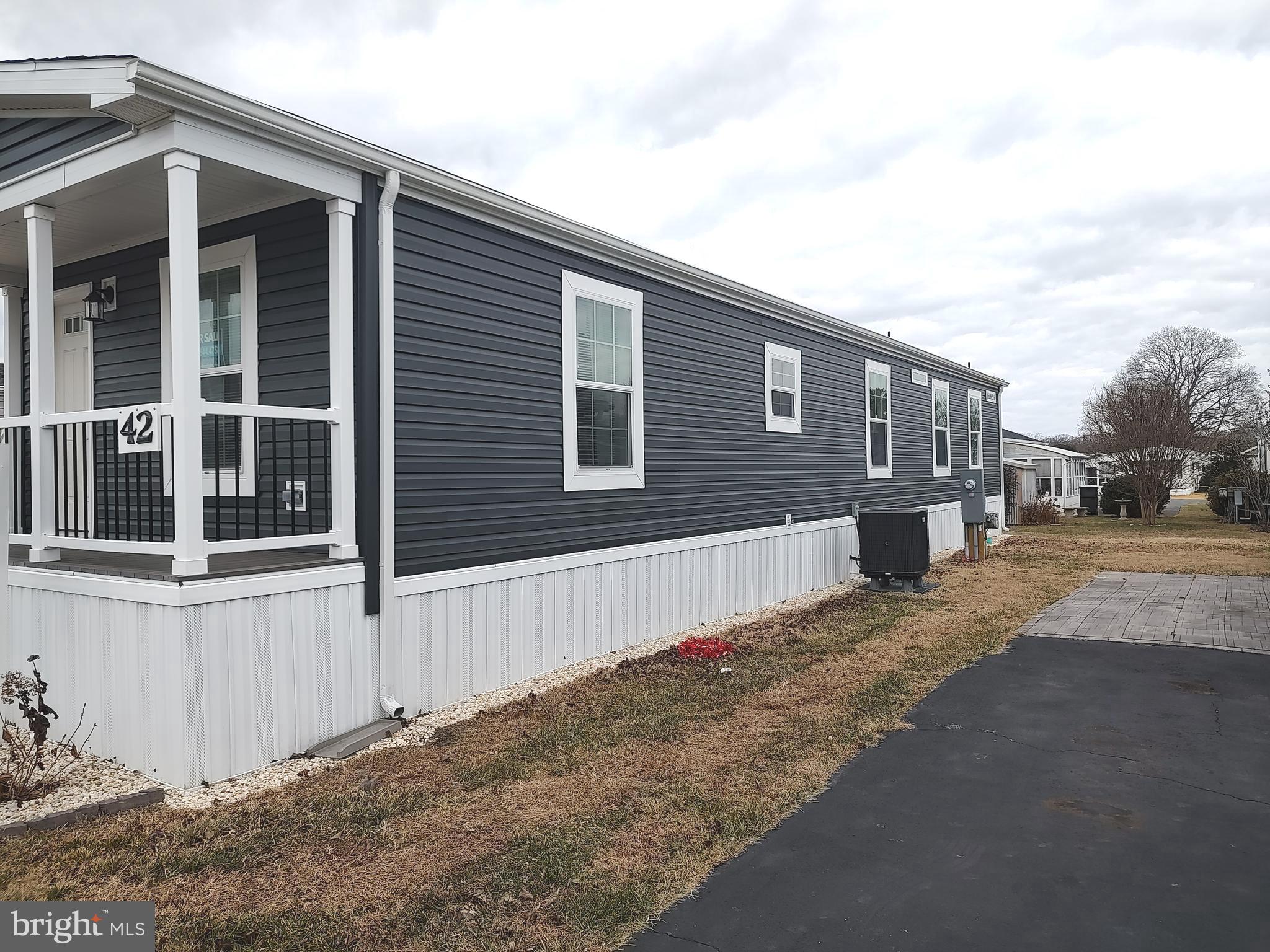 COLONIAL EAST MHP - Residential