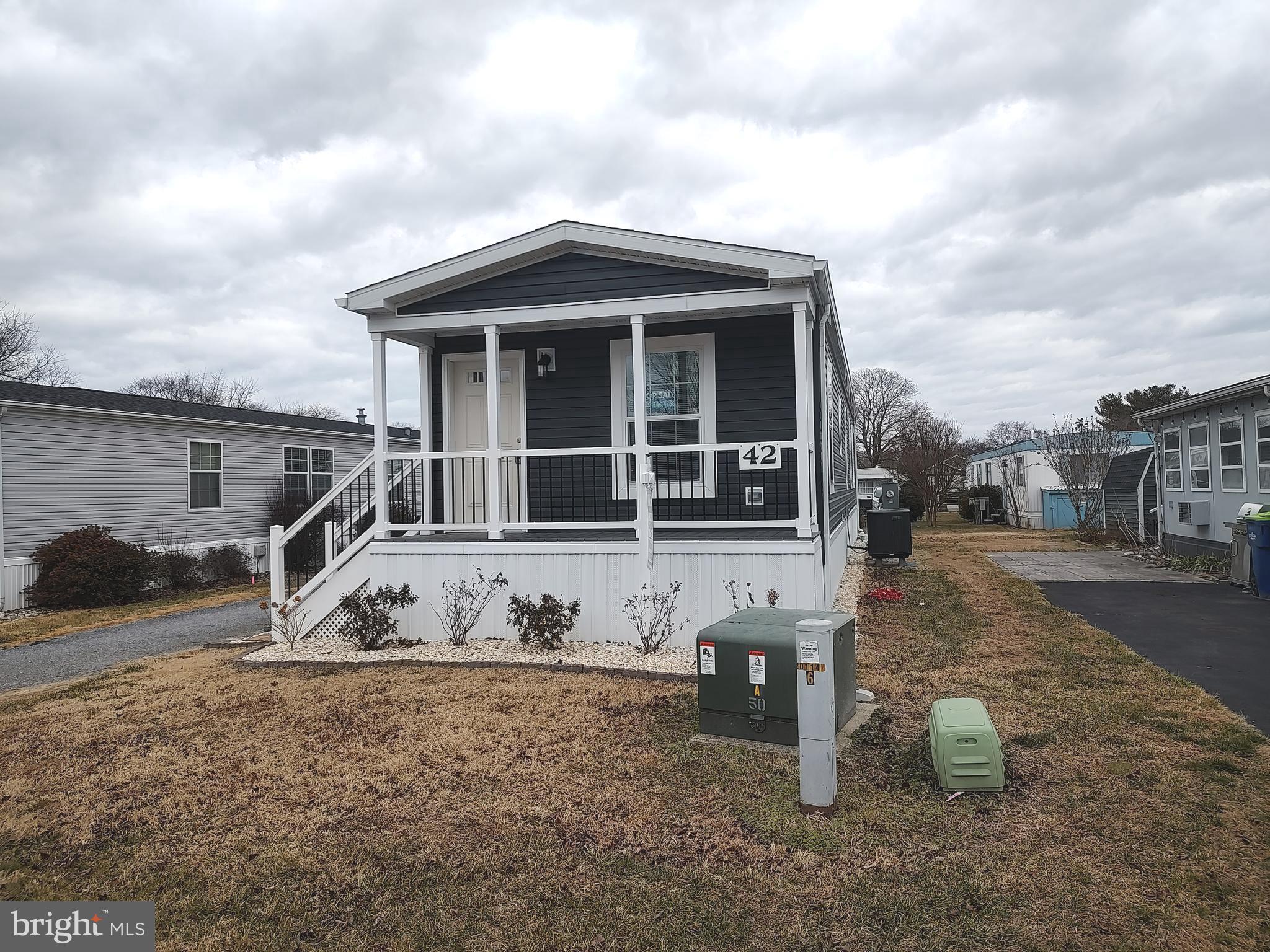 COLONIAL EAST MHP - Residential