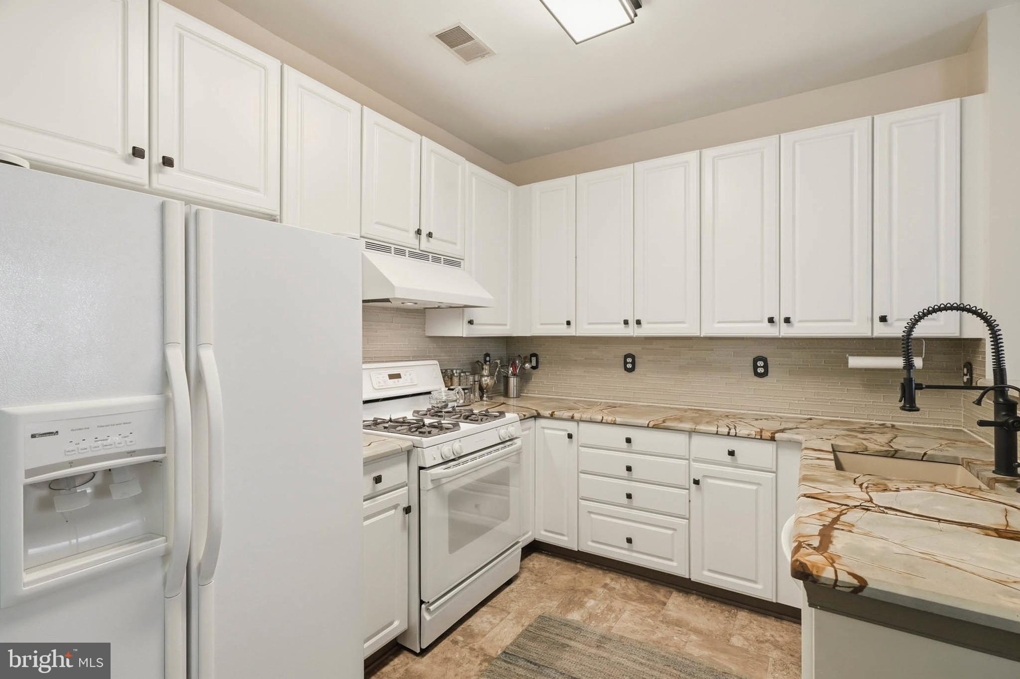 PINEY ORCHARD - Residential