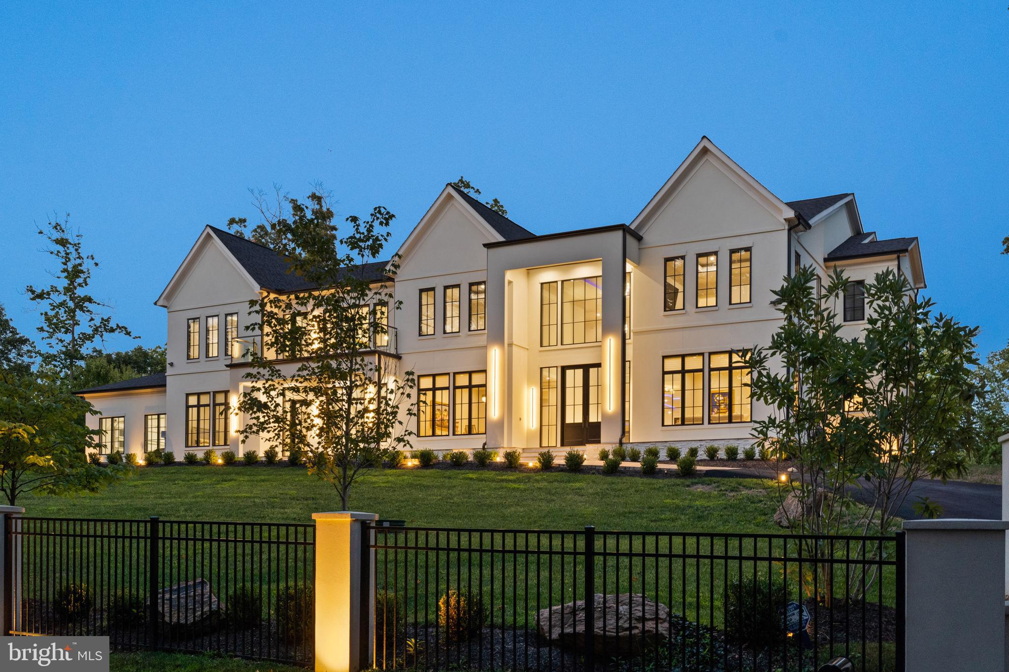 WOODSIDE ESTATES - Residential