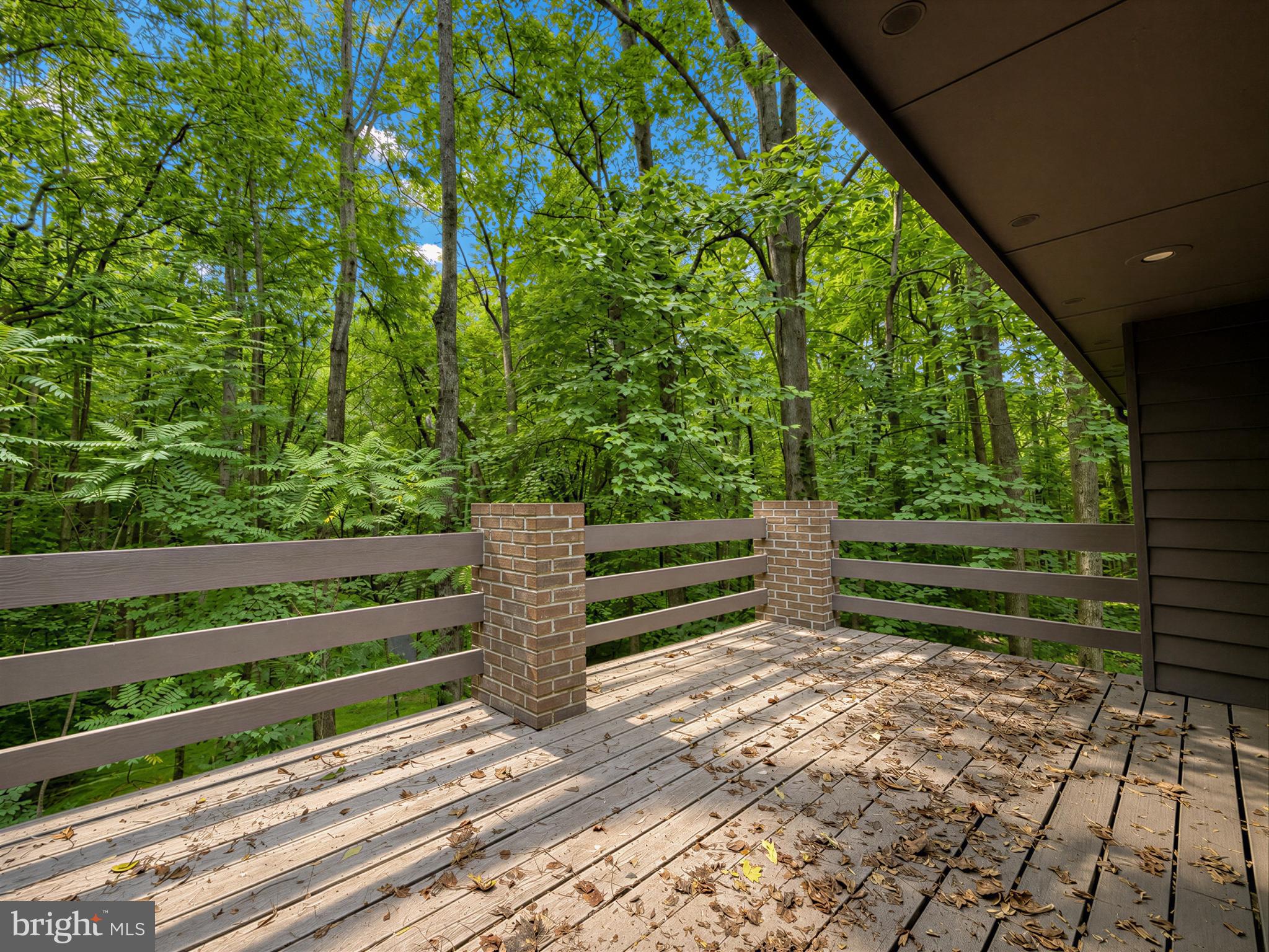 ROLLING HILLS - Residential