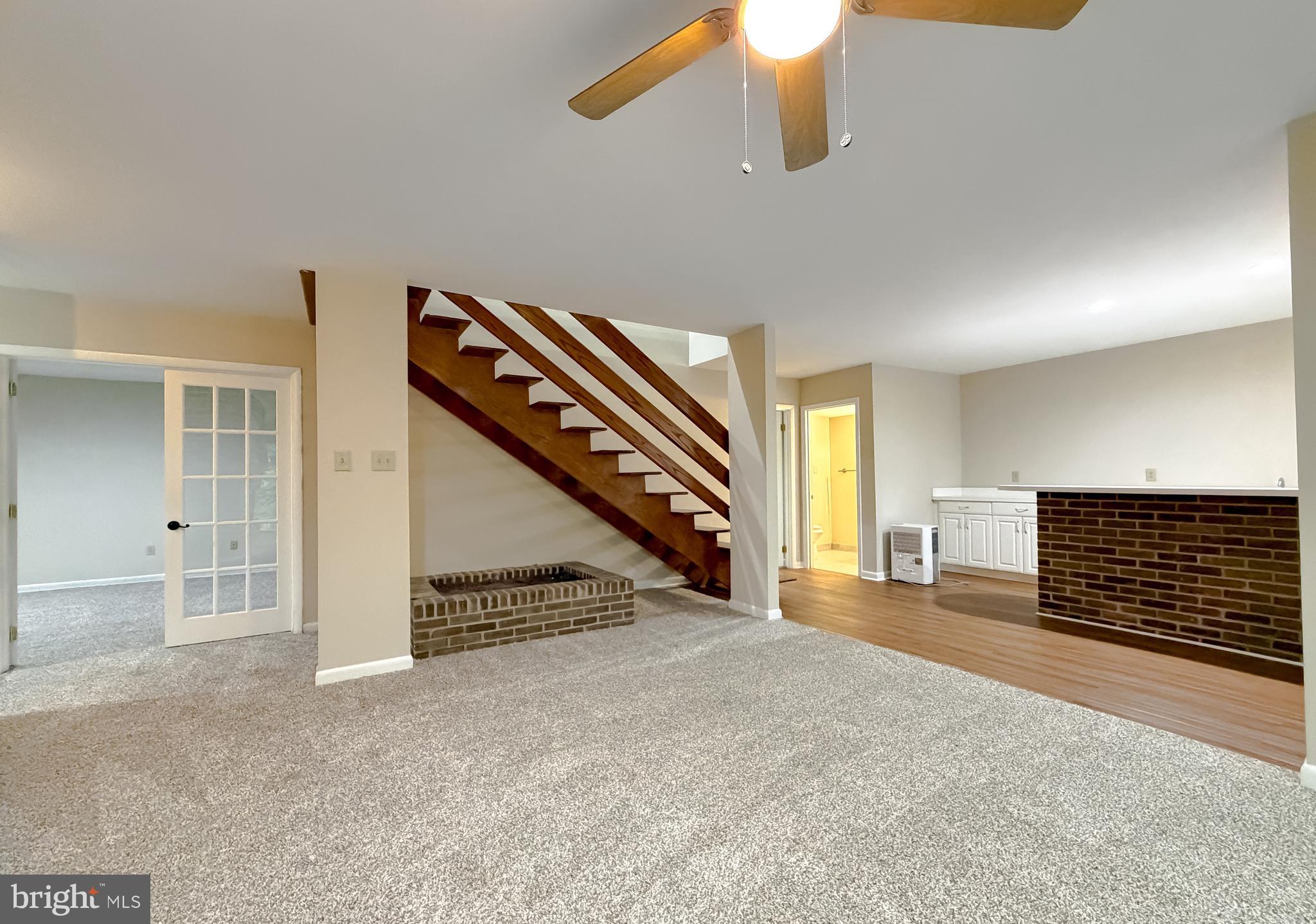 ROLLING HILLS - Residential