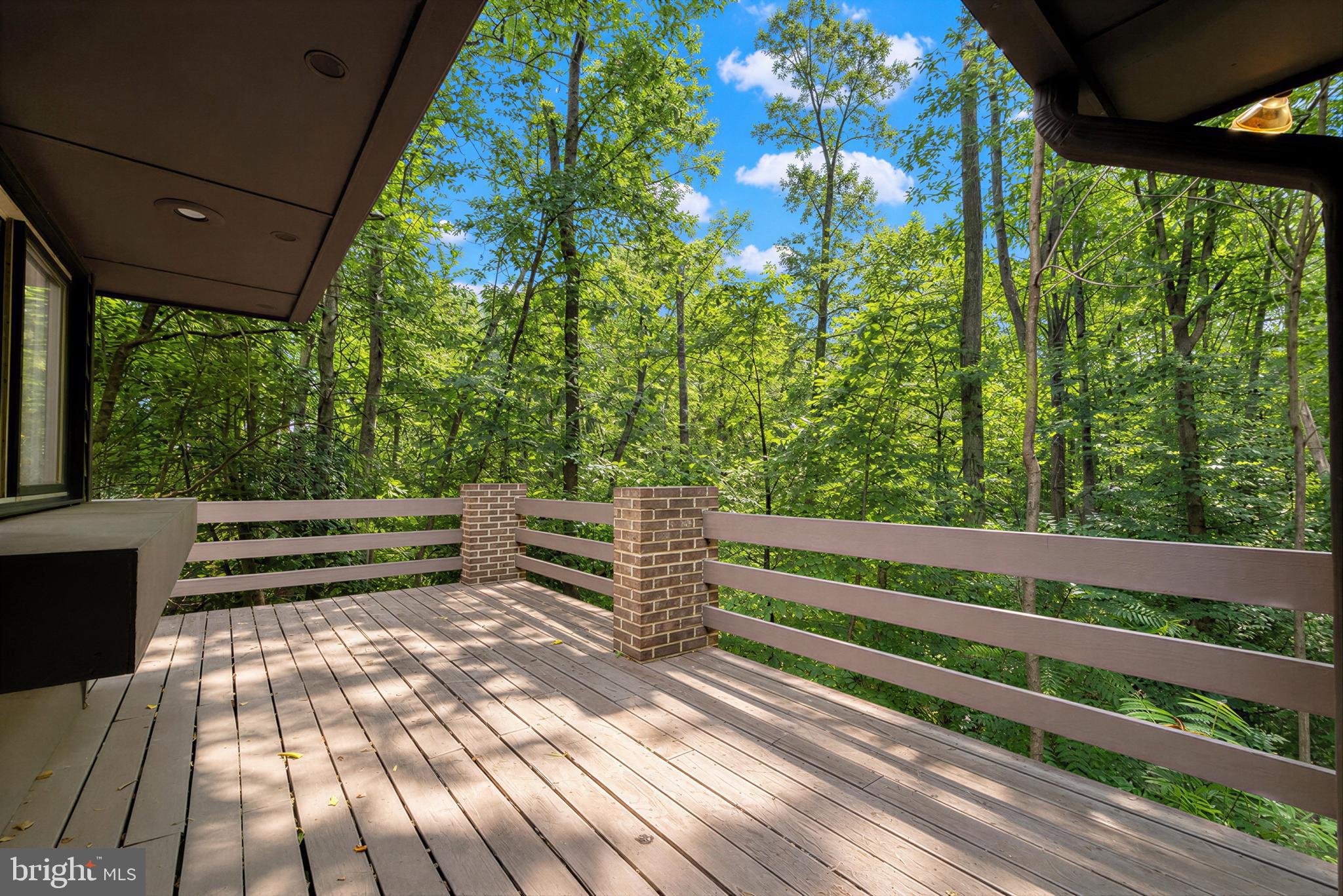 ROLLING HILLS - Residential