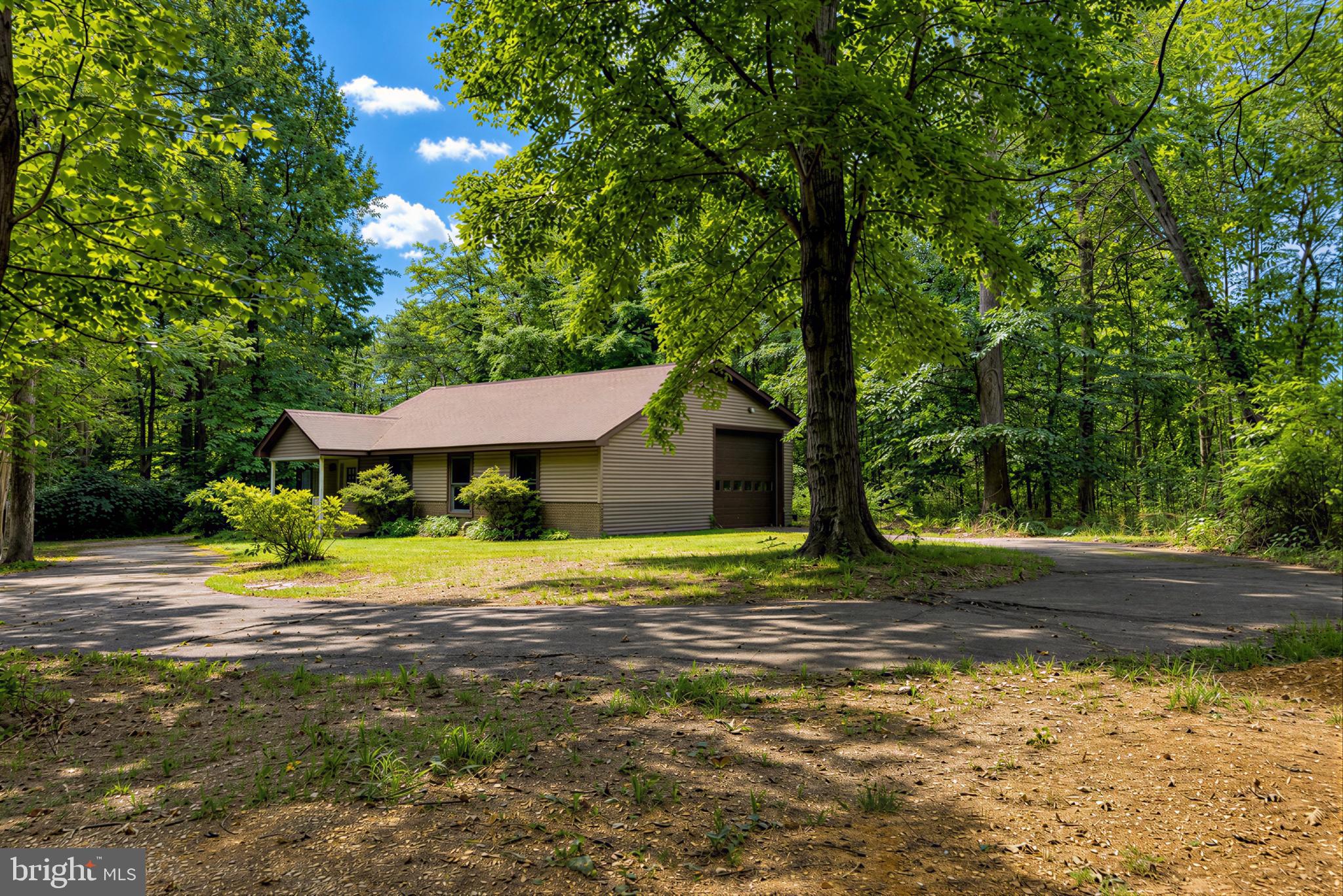 ROLLING HILLS - Residential
