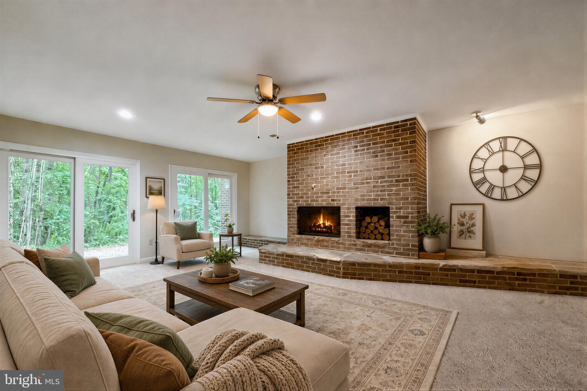 ROLLING HILLS - Residential