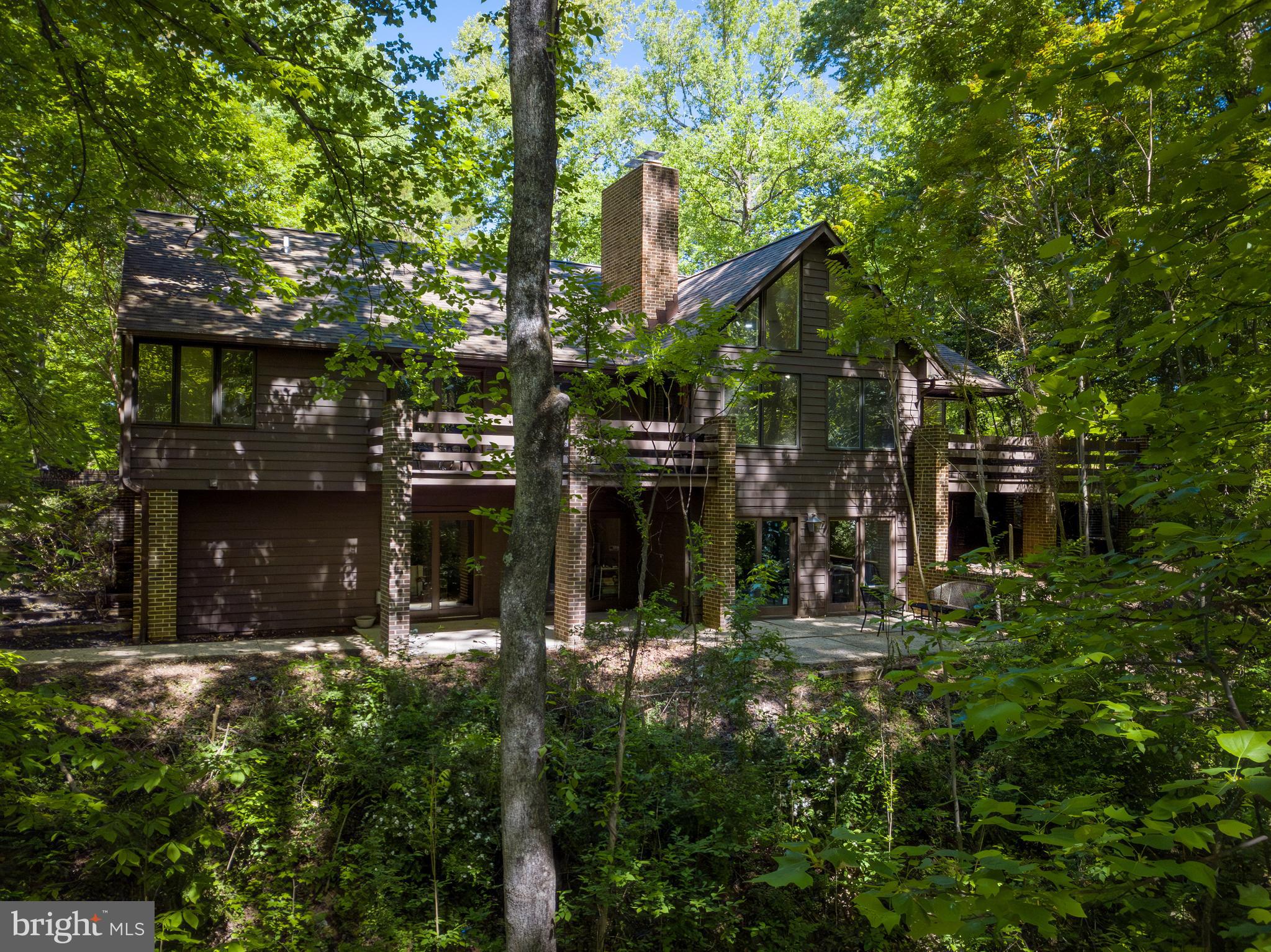 ROLLING HILLS - Residential