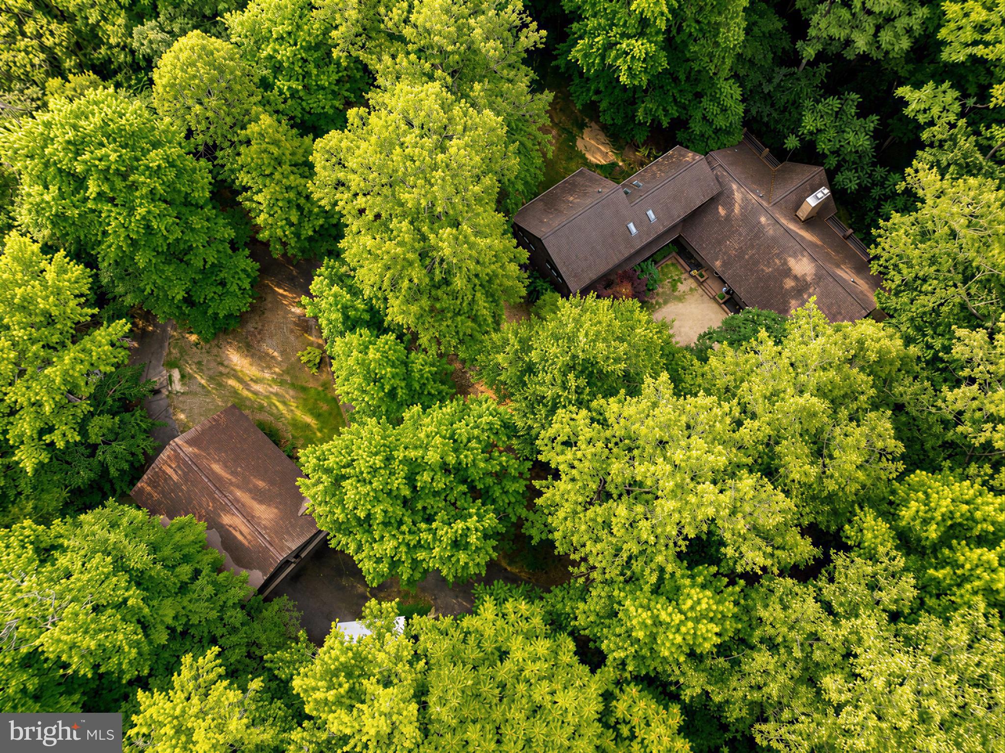 ROLLING HILLS - Residential