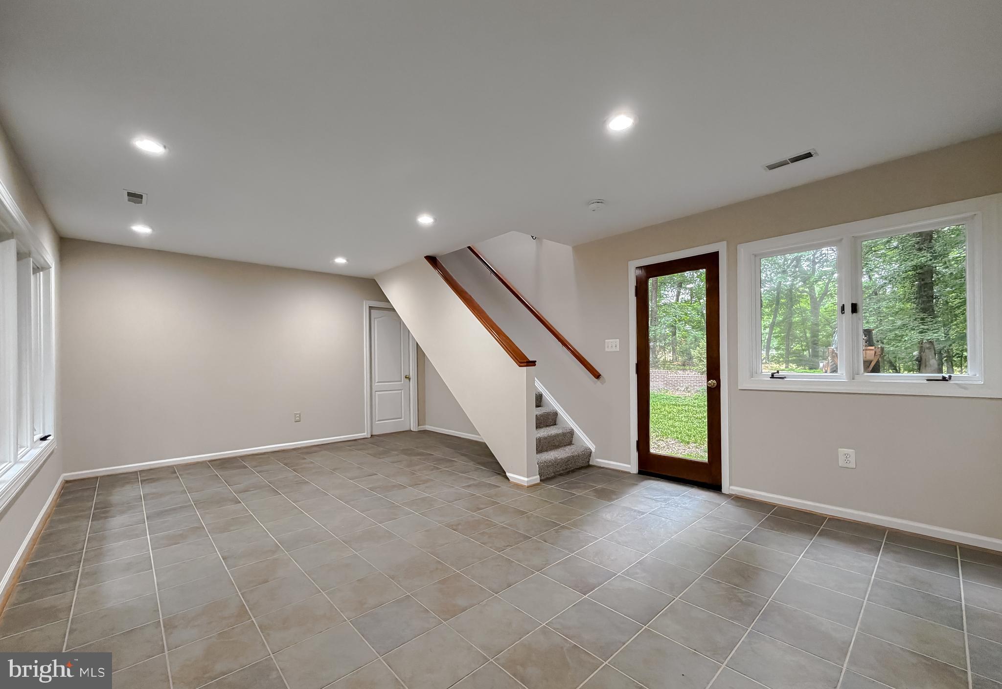 ROLLING HILLS - Residential