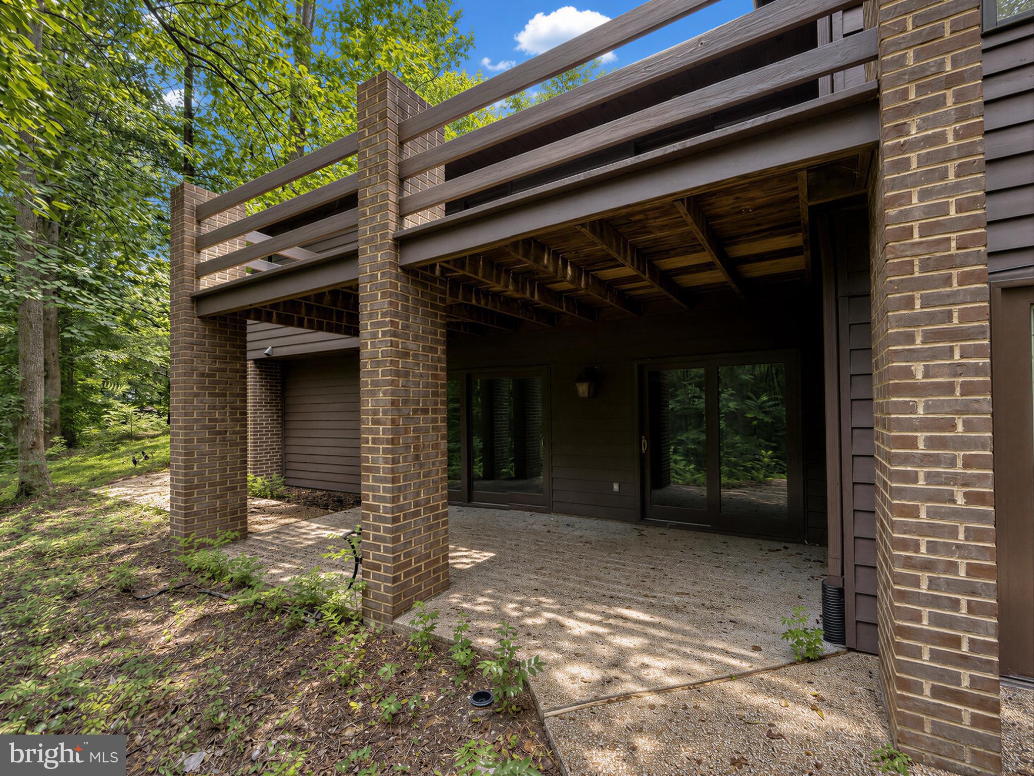ROLLING HILLS - Residential