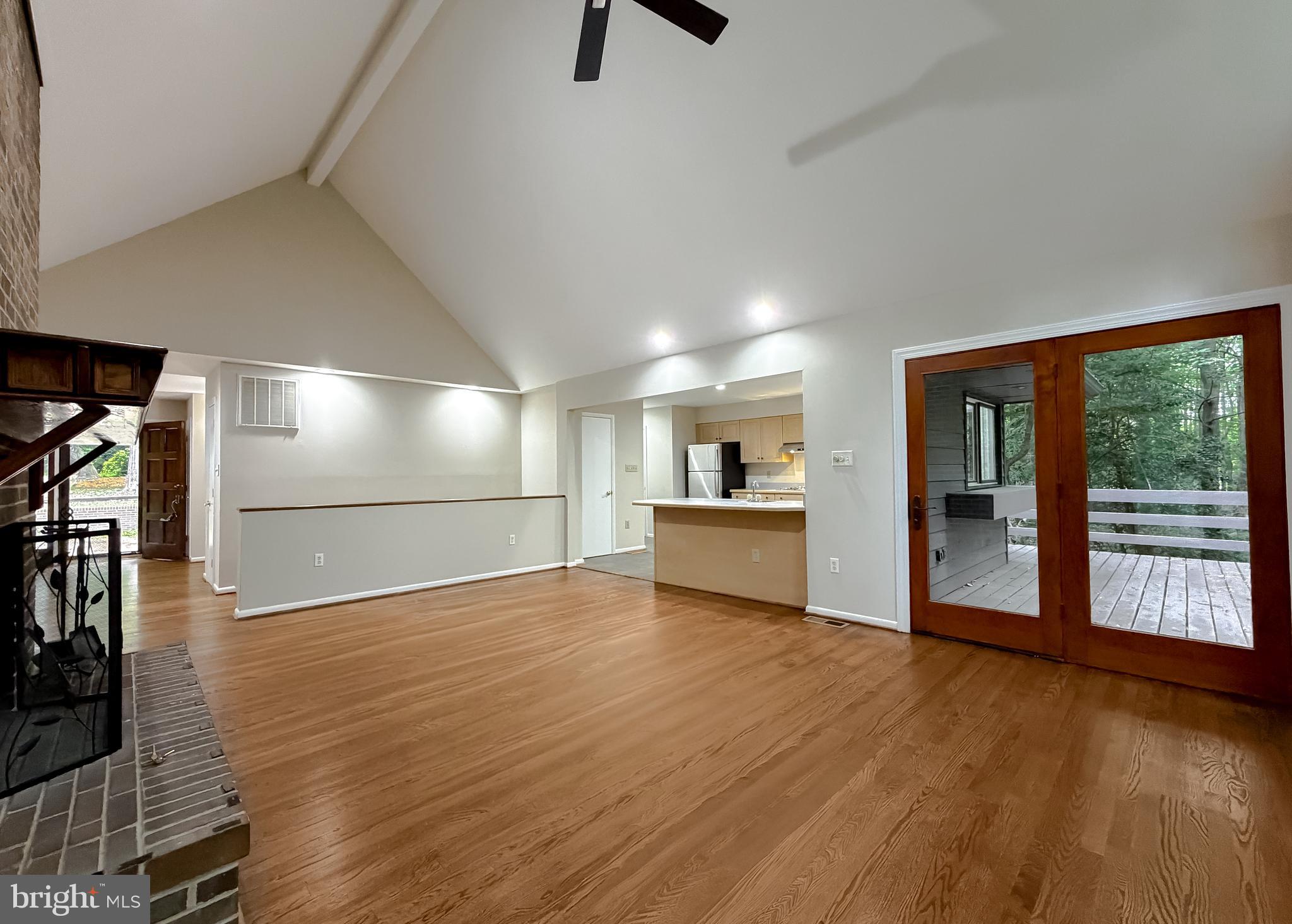 ROLLING HILLS - Residential