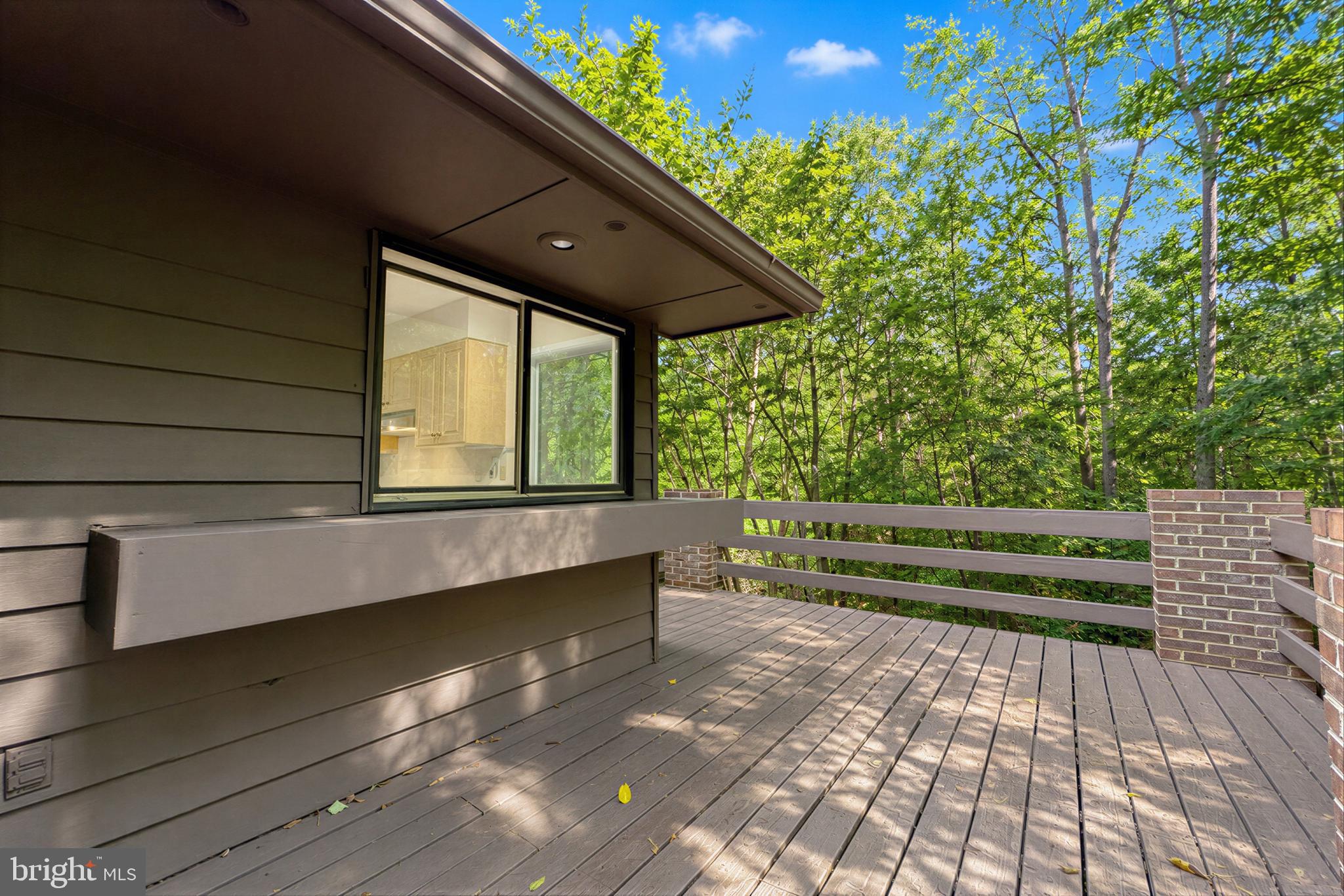 ROLLING HILLS - Residential
