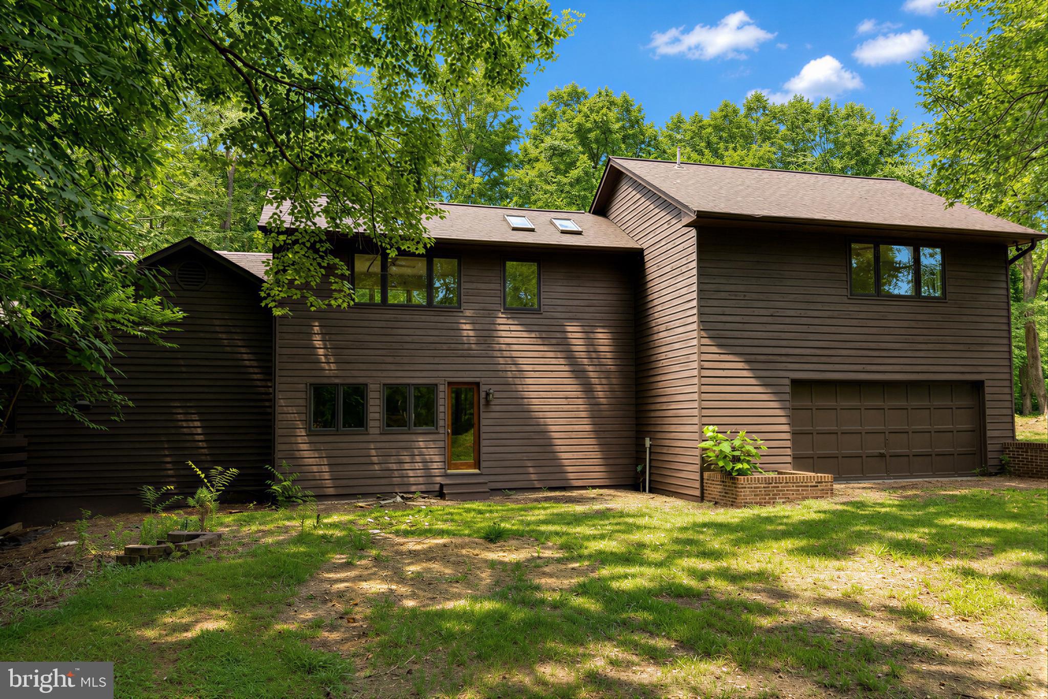ROLLING HILLS - Residential