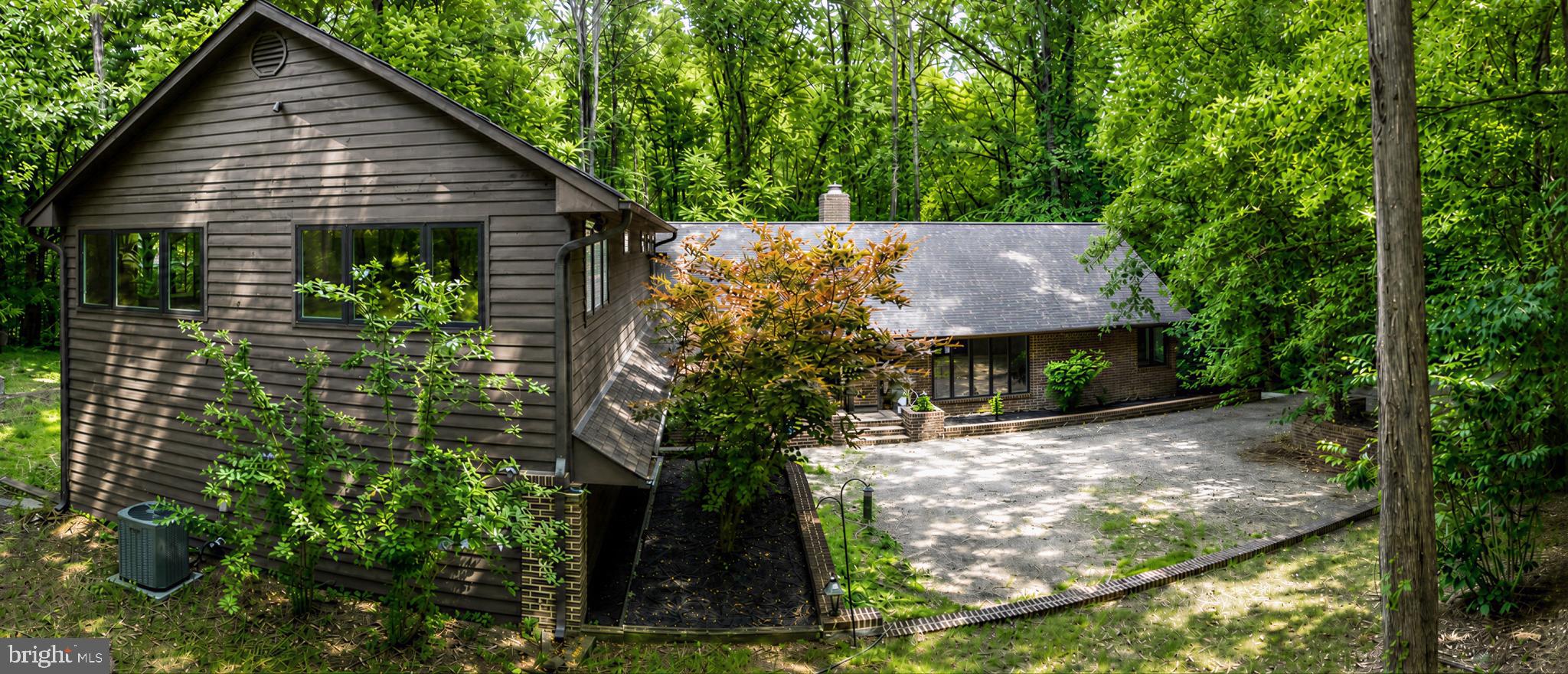 ROLLING HILLS - Residential