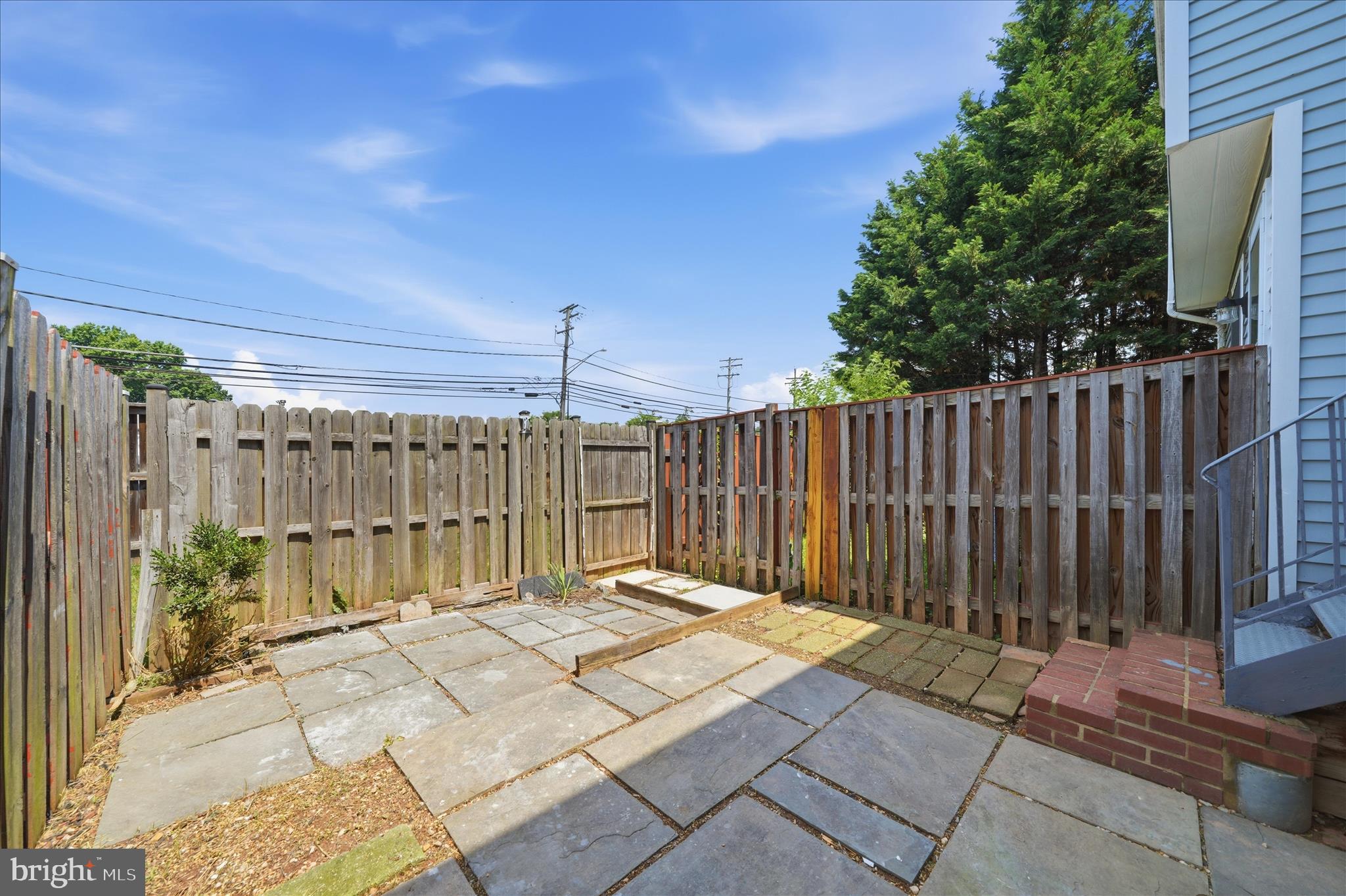 FAIRLAND - Residential