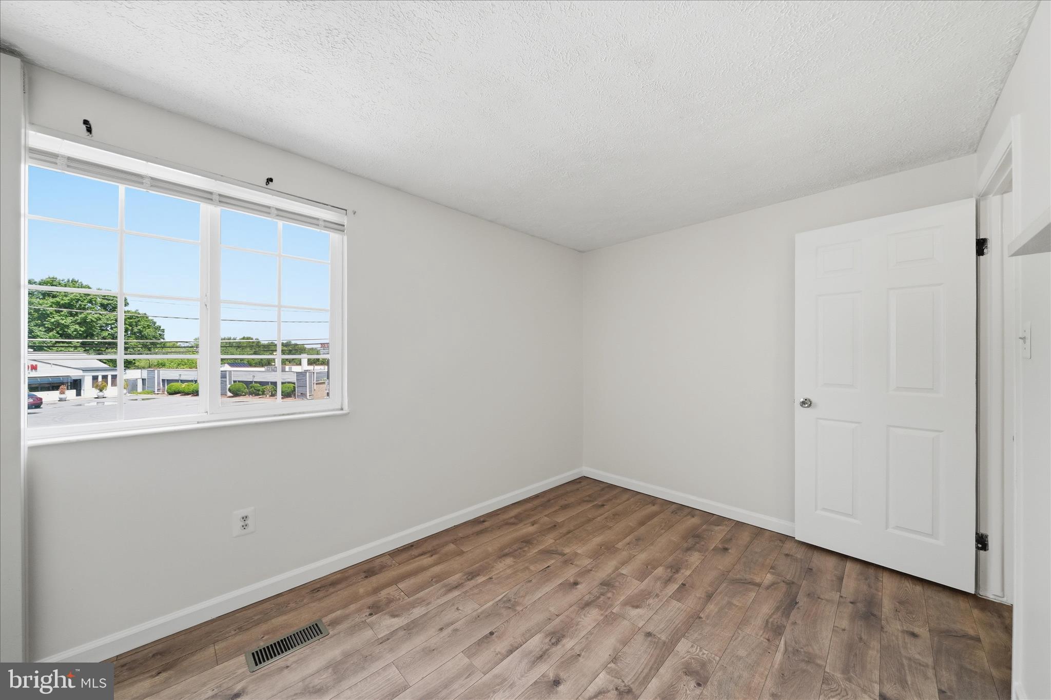 FAIRLAND - Residential