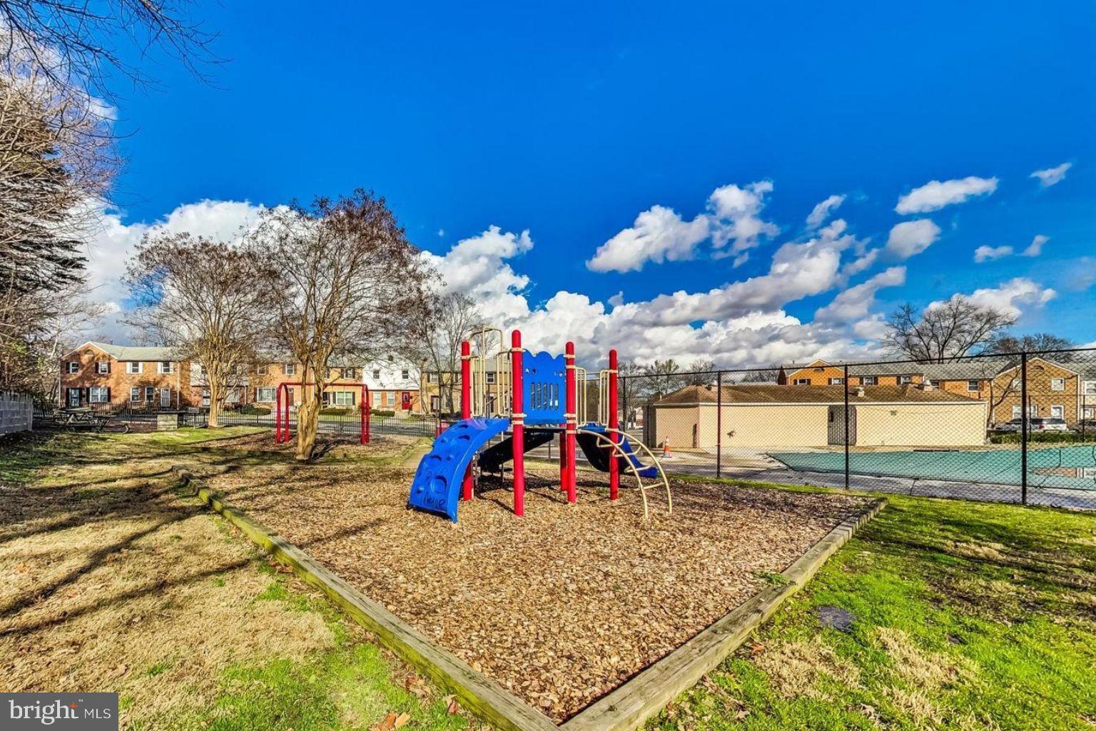 OLD TOWNE VILLAGE CONDOMINIUMS - Residential