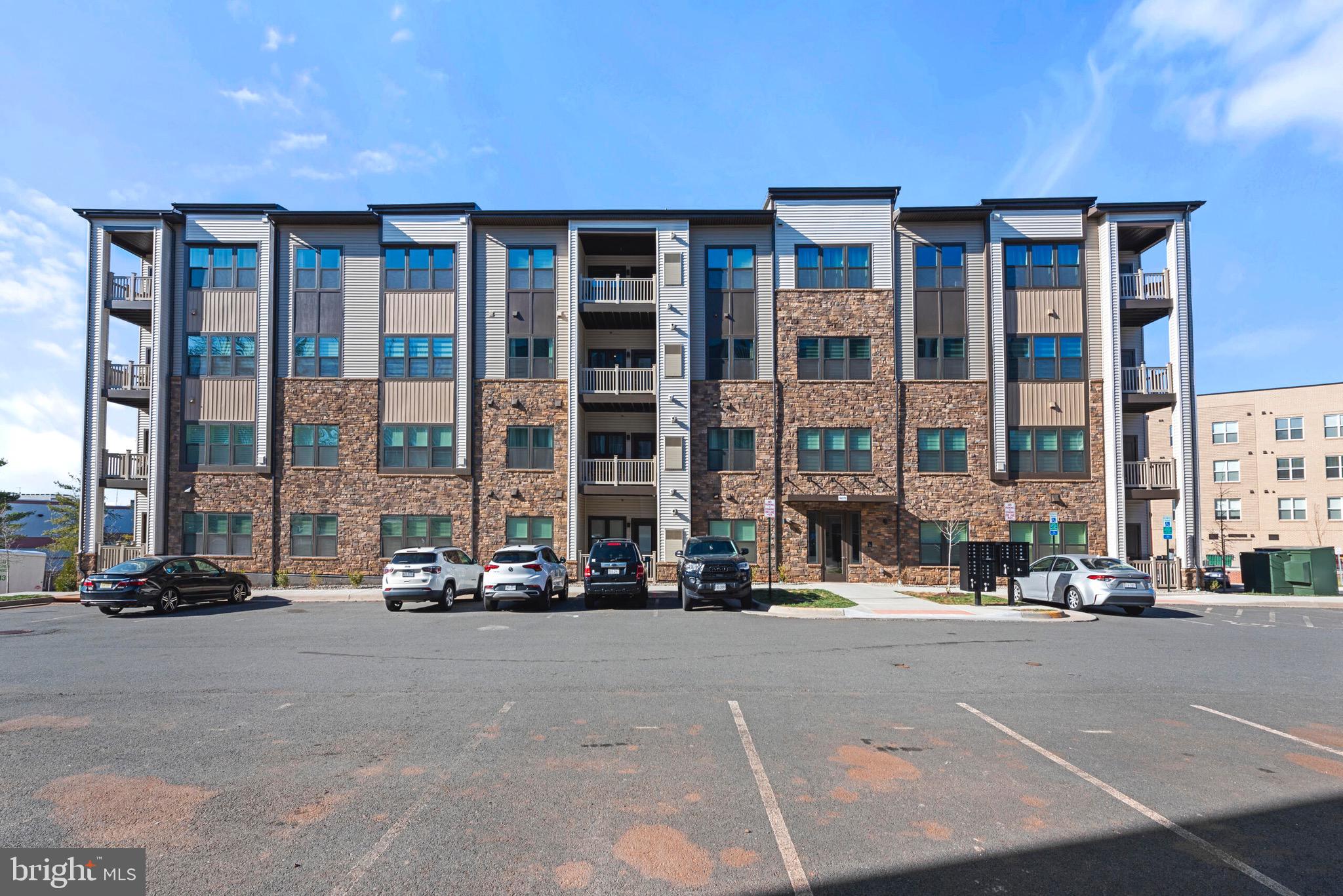 LOUDOUN VIEW CONDO FLATS - Residential Lease