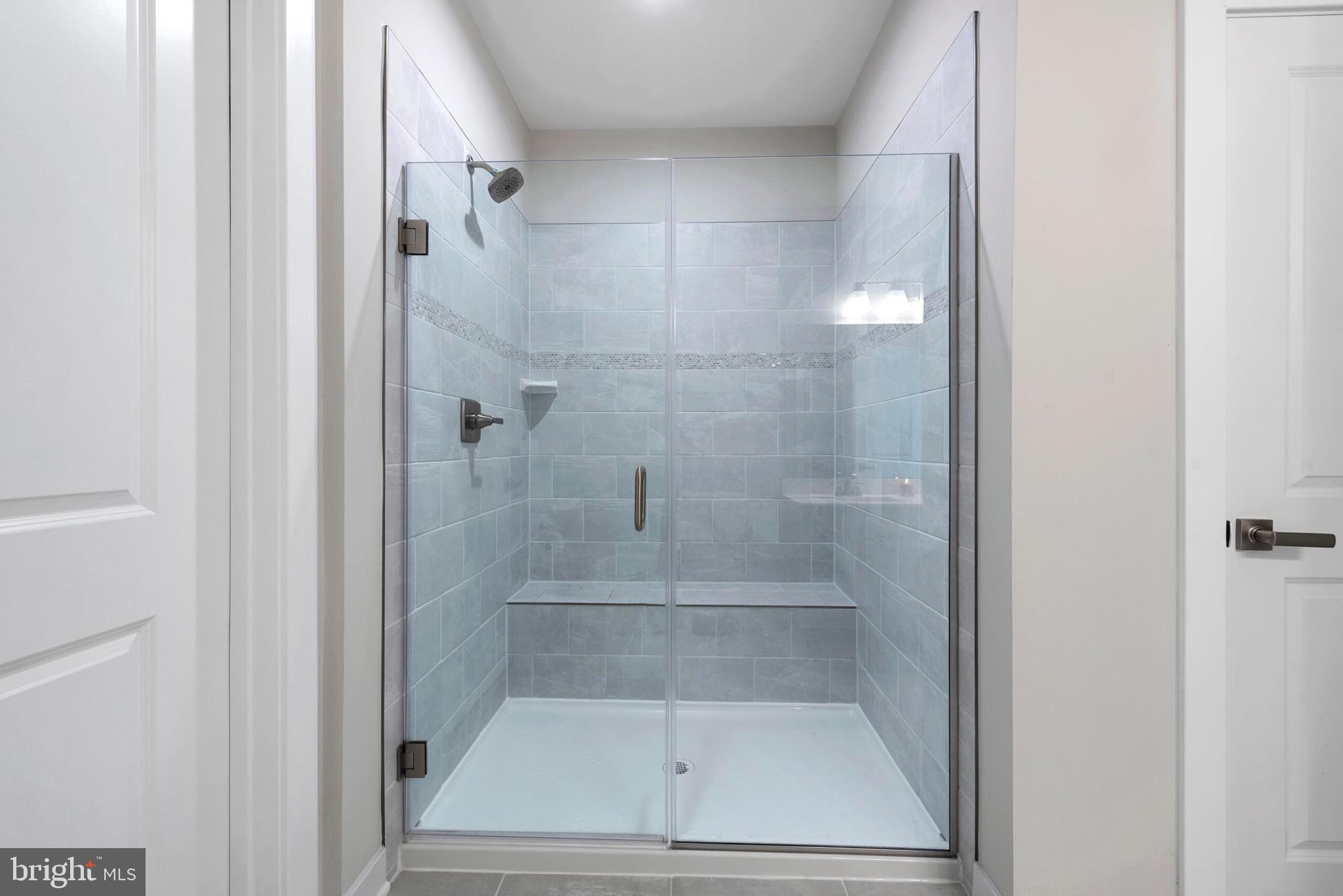 LOUDOUN VIEW CONDO FLATS - Residential Lease