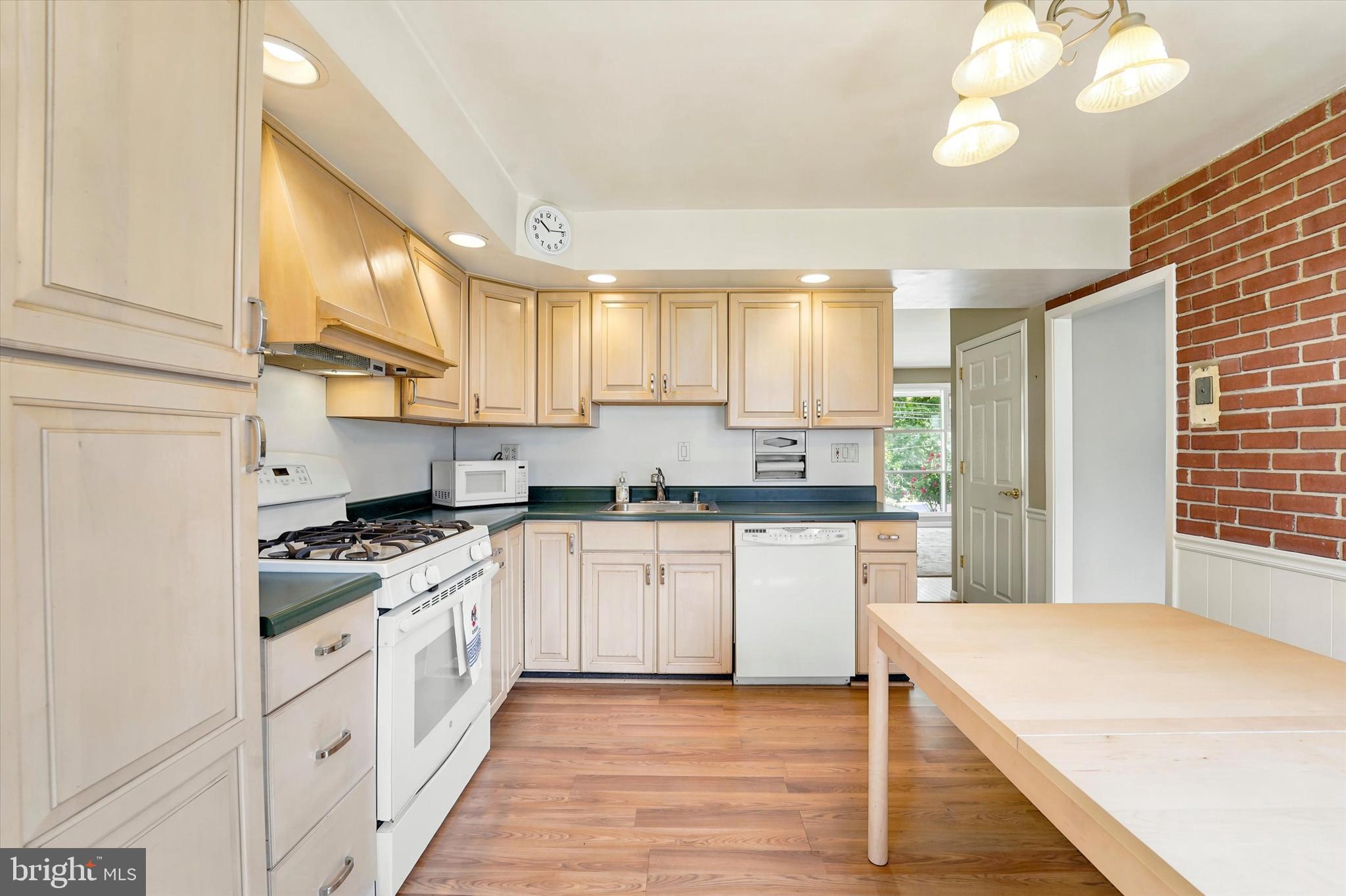 HAVERTOWN - Residential