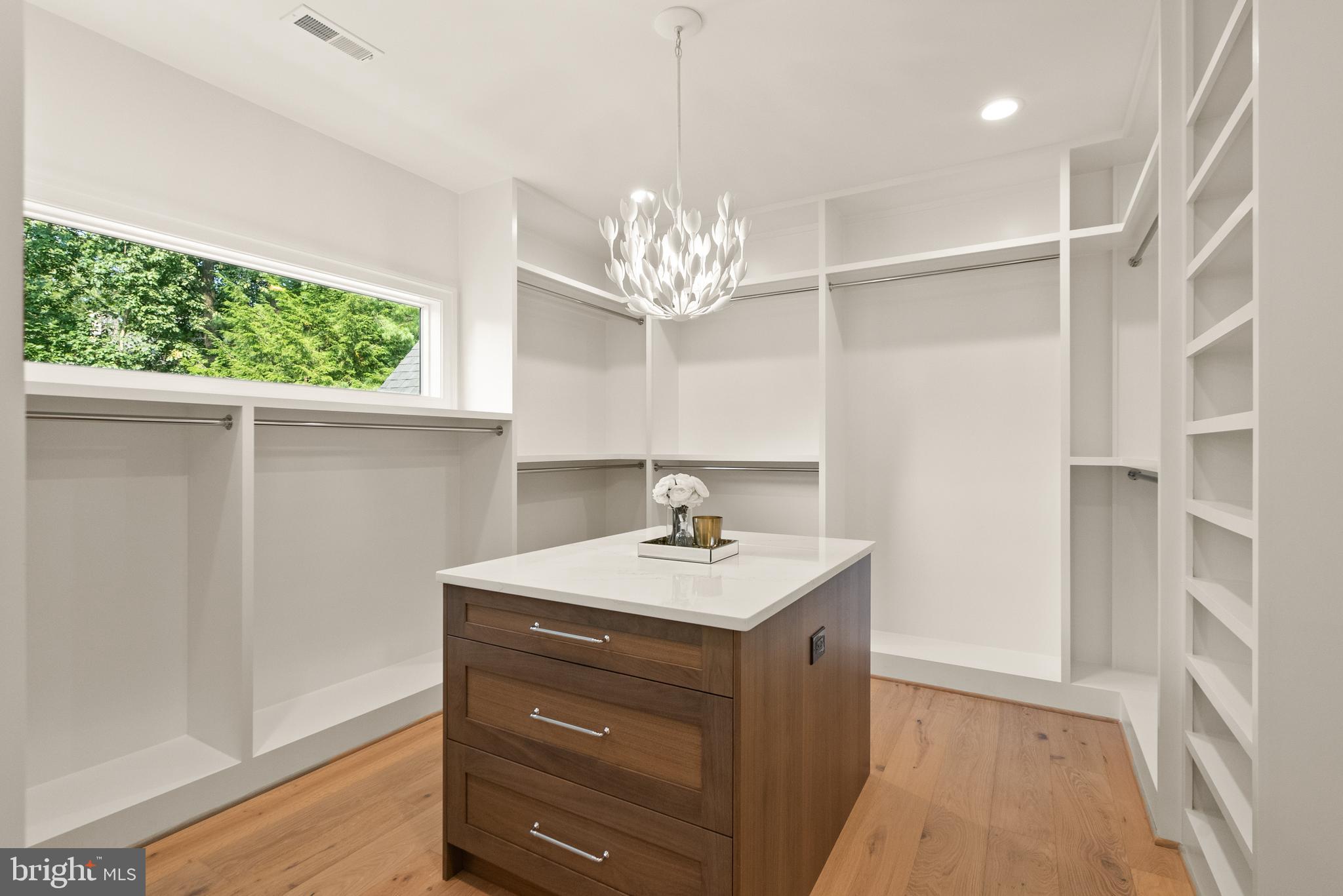 CHESTERBROOK WOODS - Residential