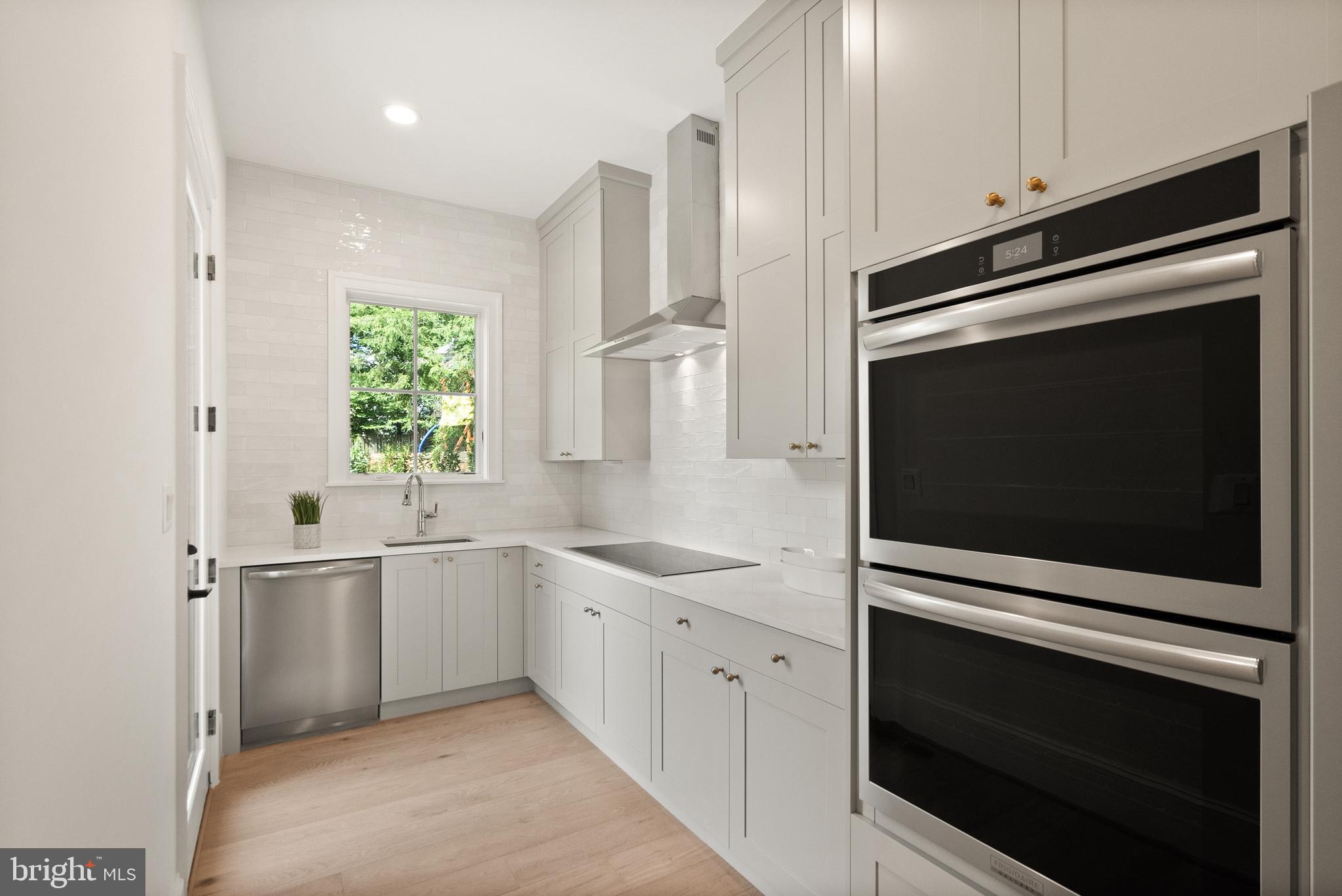 CHESTERBROOK WOODS - Residential