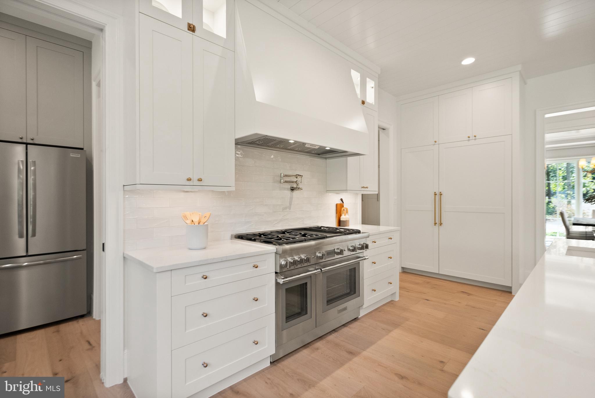 CHESTERBROOK WOODS - Residential