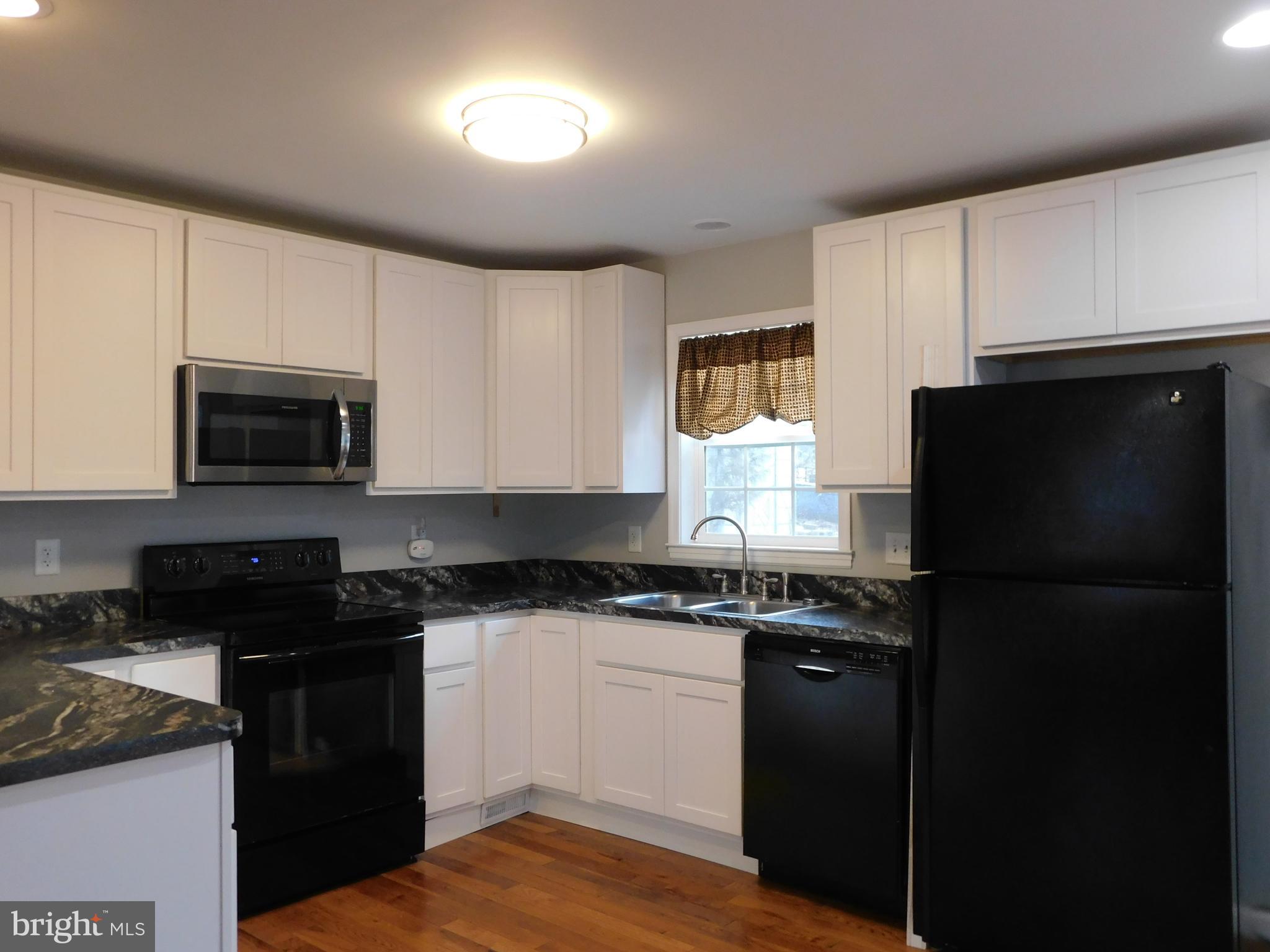 SUNNYSIDE - Residential Lease