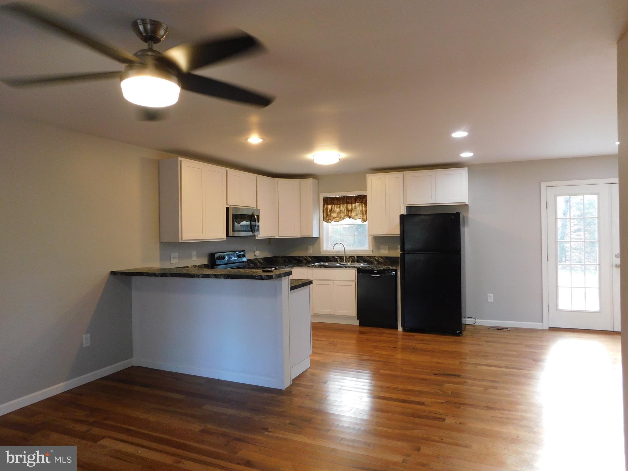 SUNNYSIDE - Residential Lease