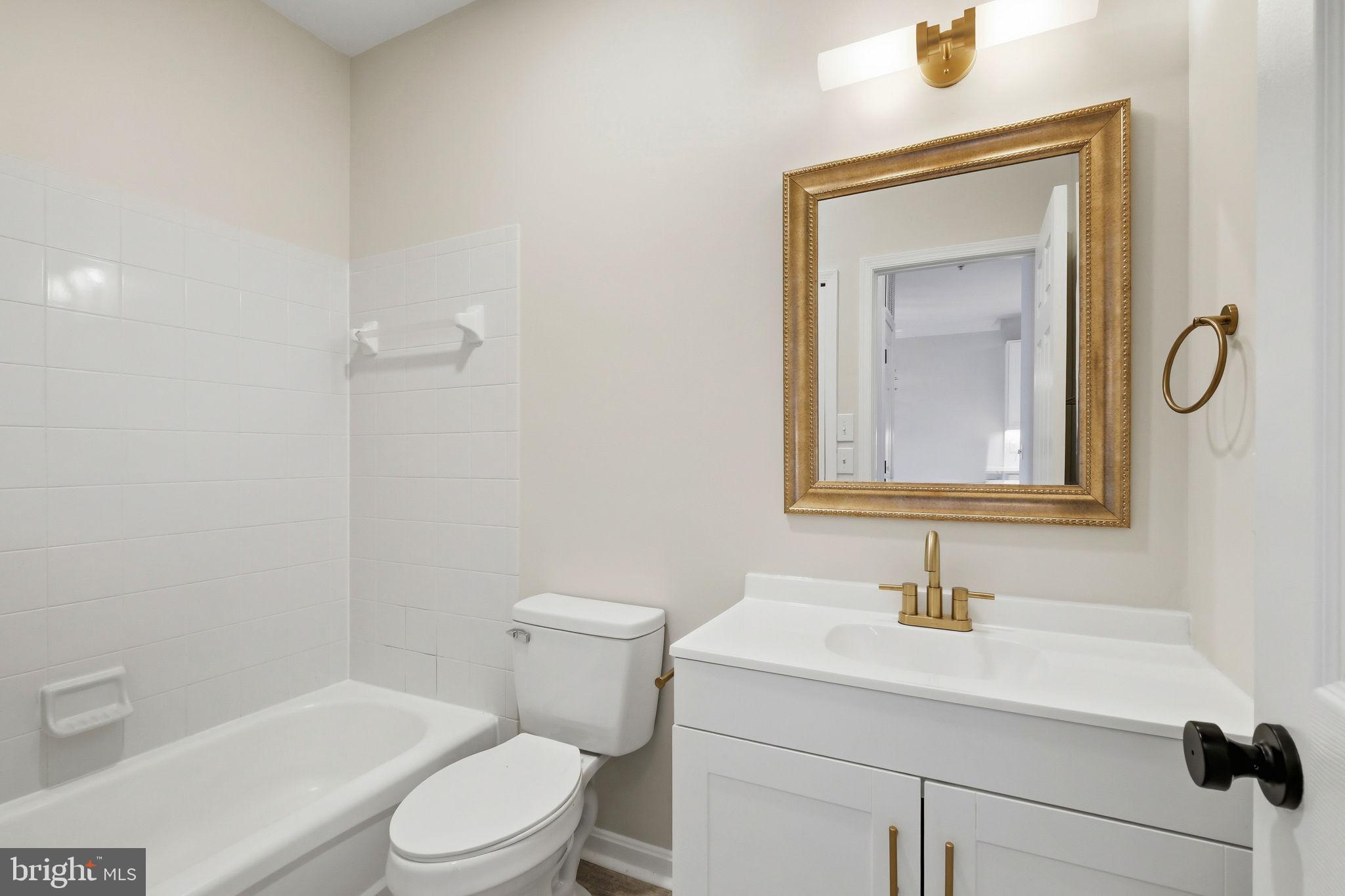 KENTLANDS - Commercial Sale