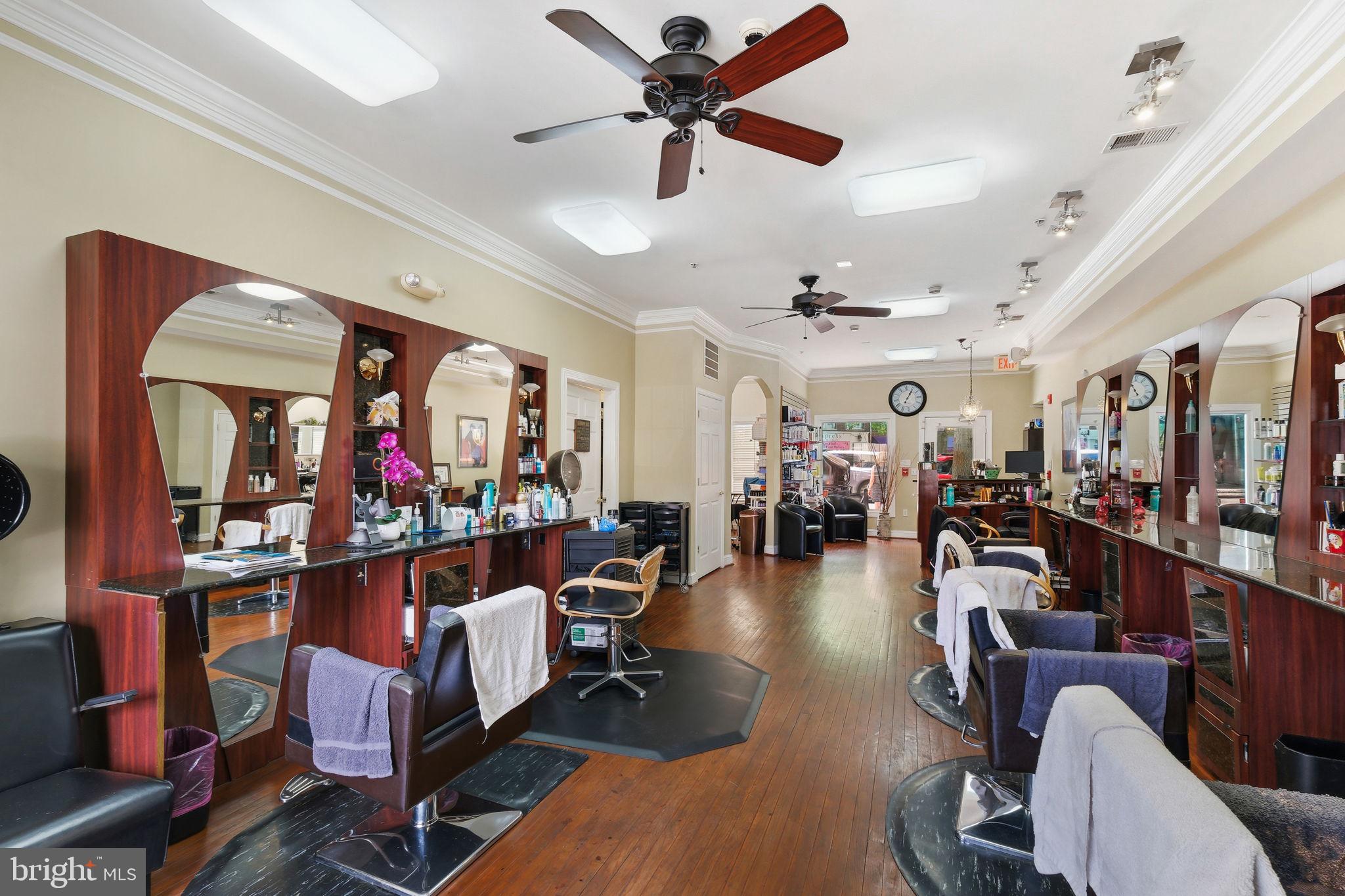 KENTLANDS - Commercial Sale