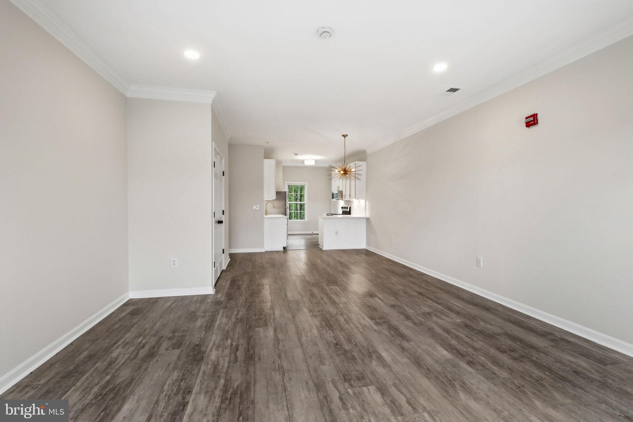 KENTLANDS - Commercial Sale