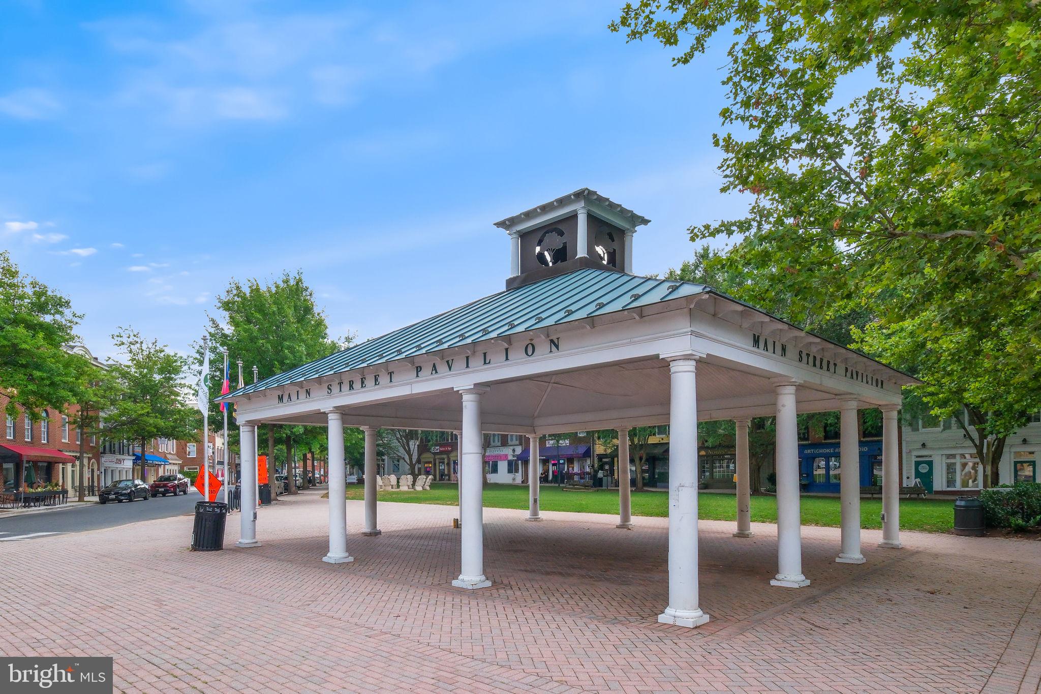 KENTLANDS - Commercial Sale