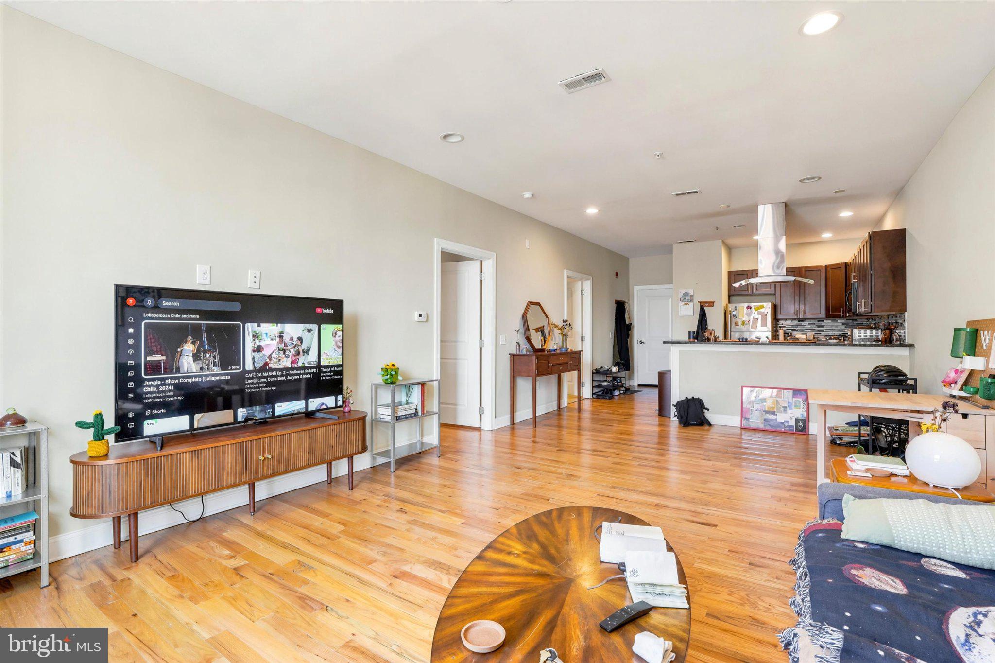 PASSYUNK SQUARE - Commercial Sale
