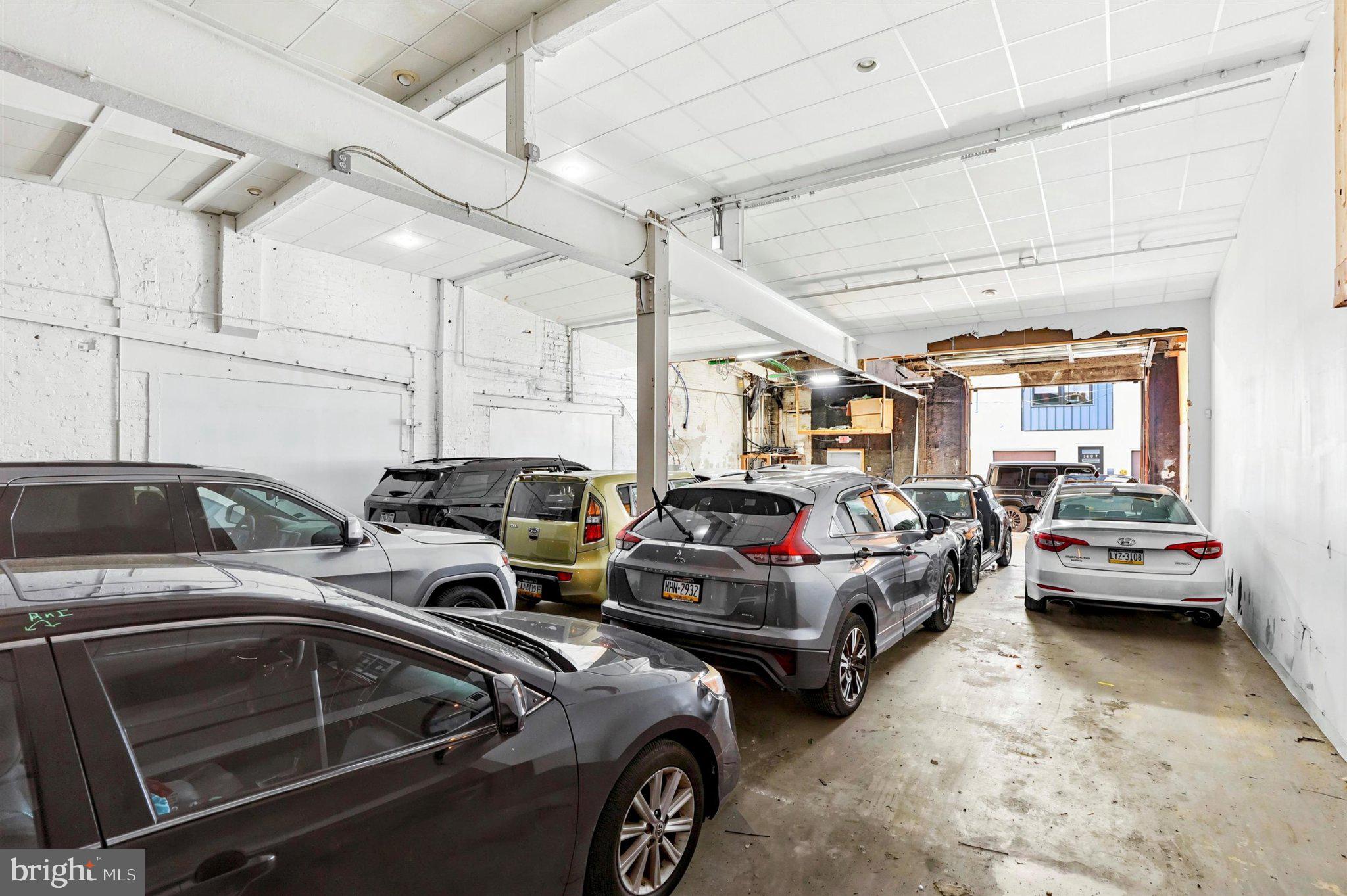 PASSYUNK SQUARE - Commercial Sale