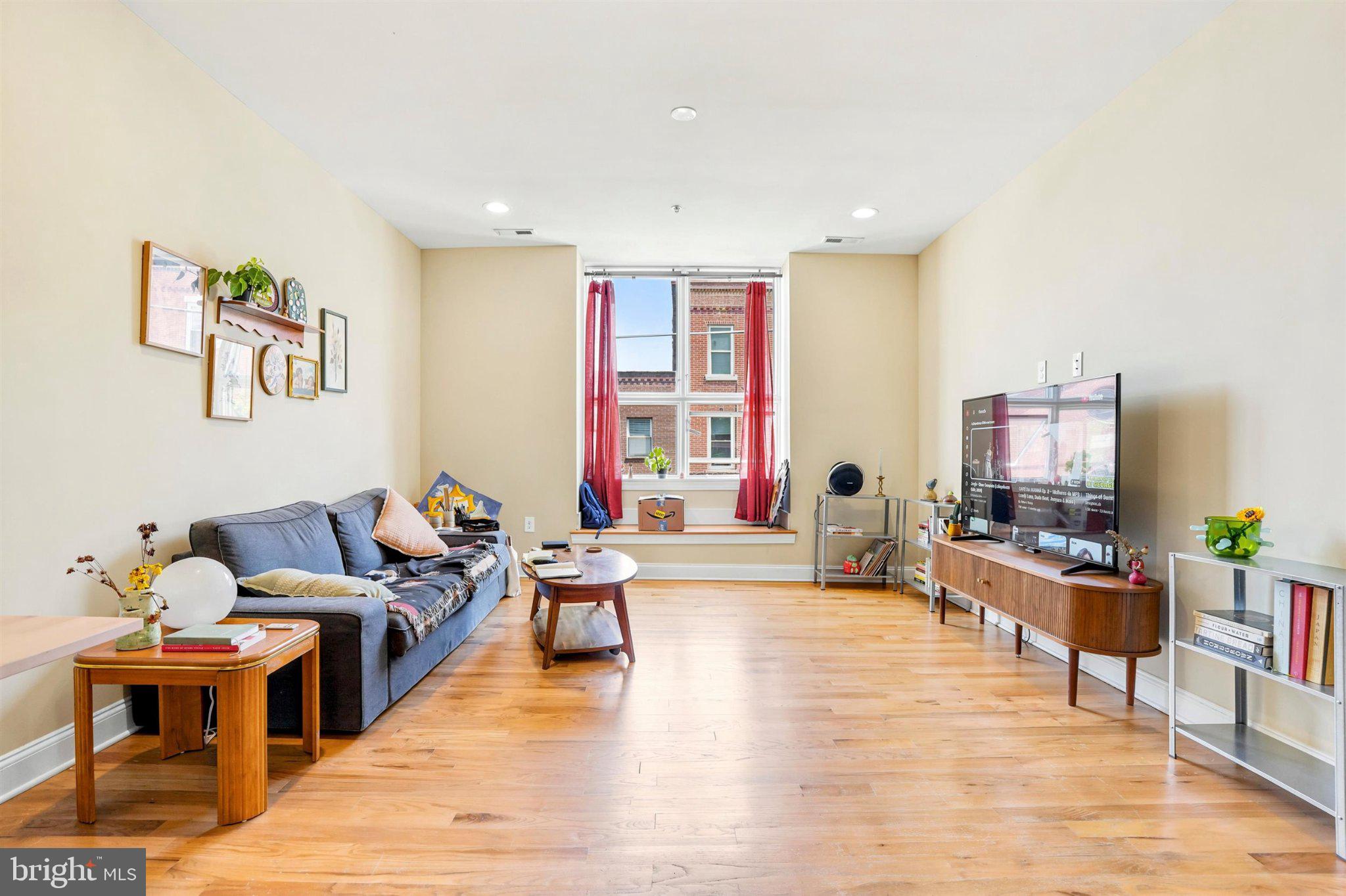 PASSYUNK SQUARE - Commercial Sale