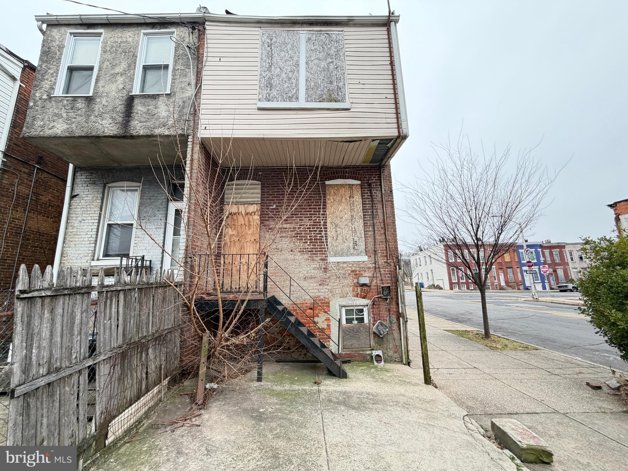 BROADWAY EAST - Residential