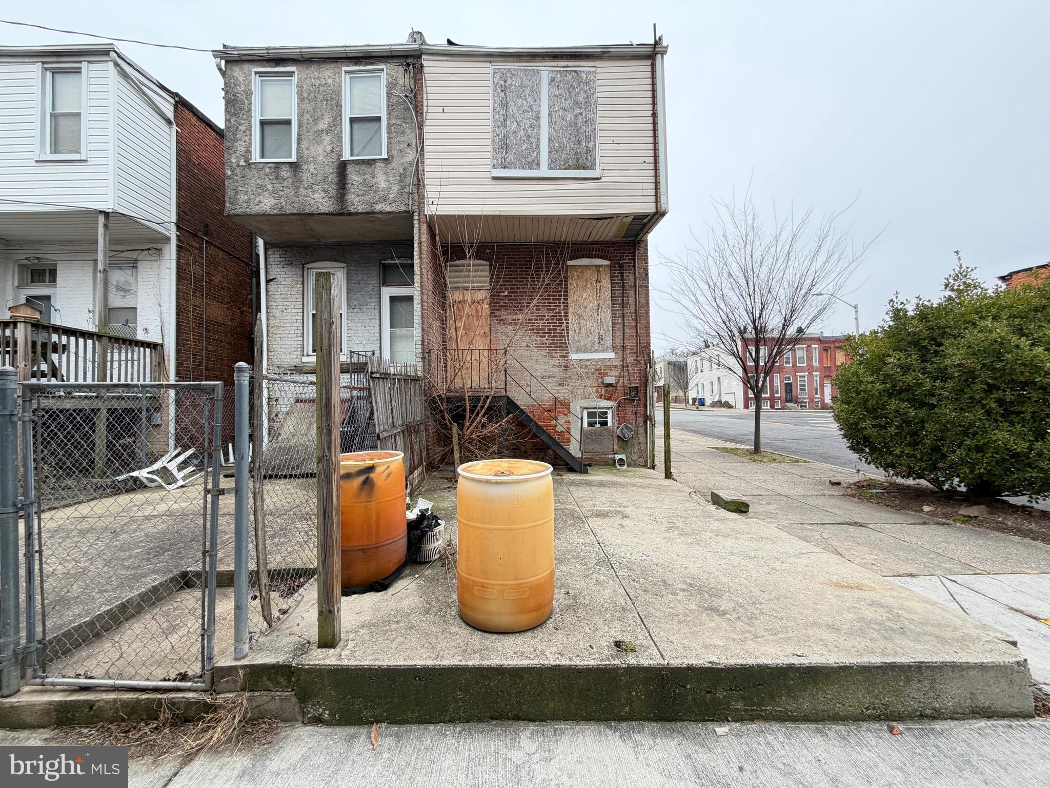 BROADWAY EAST - Residential