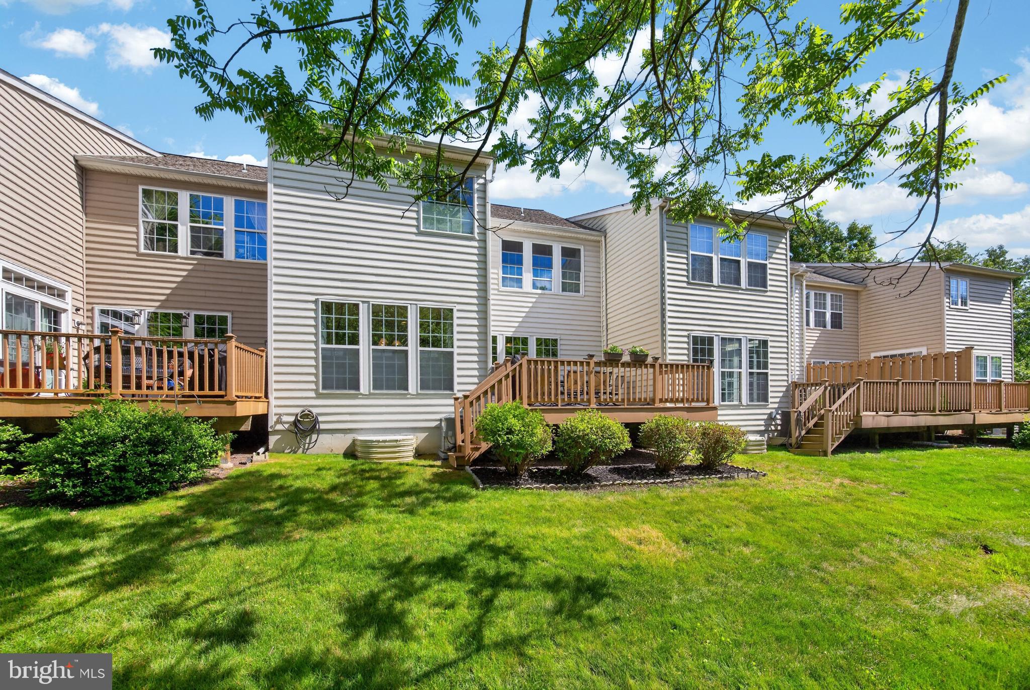 LONGFORD CROSSING - Residential