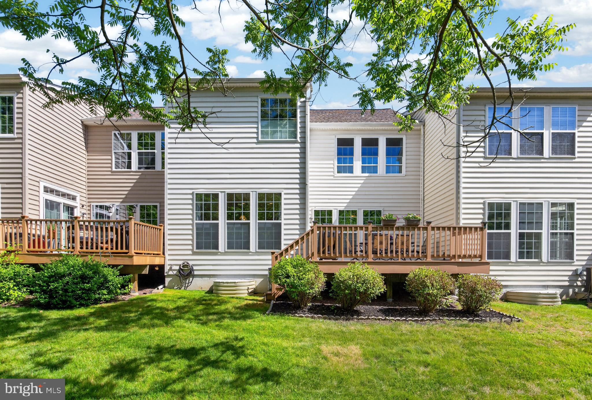 LONGFORD CROSSING - Residential