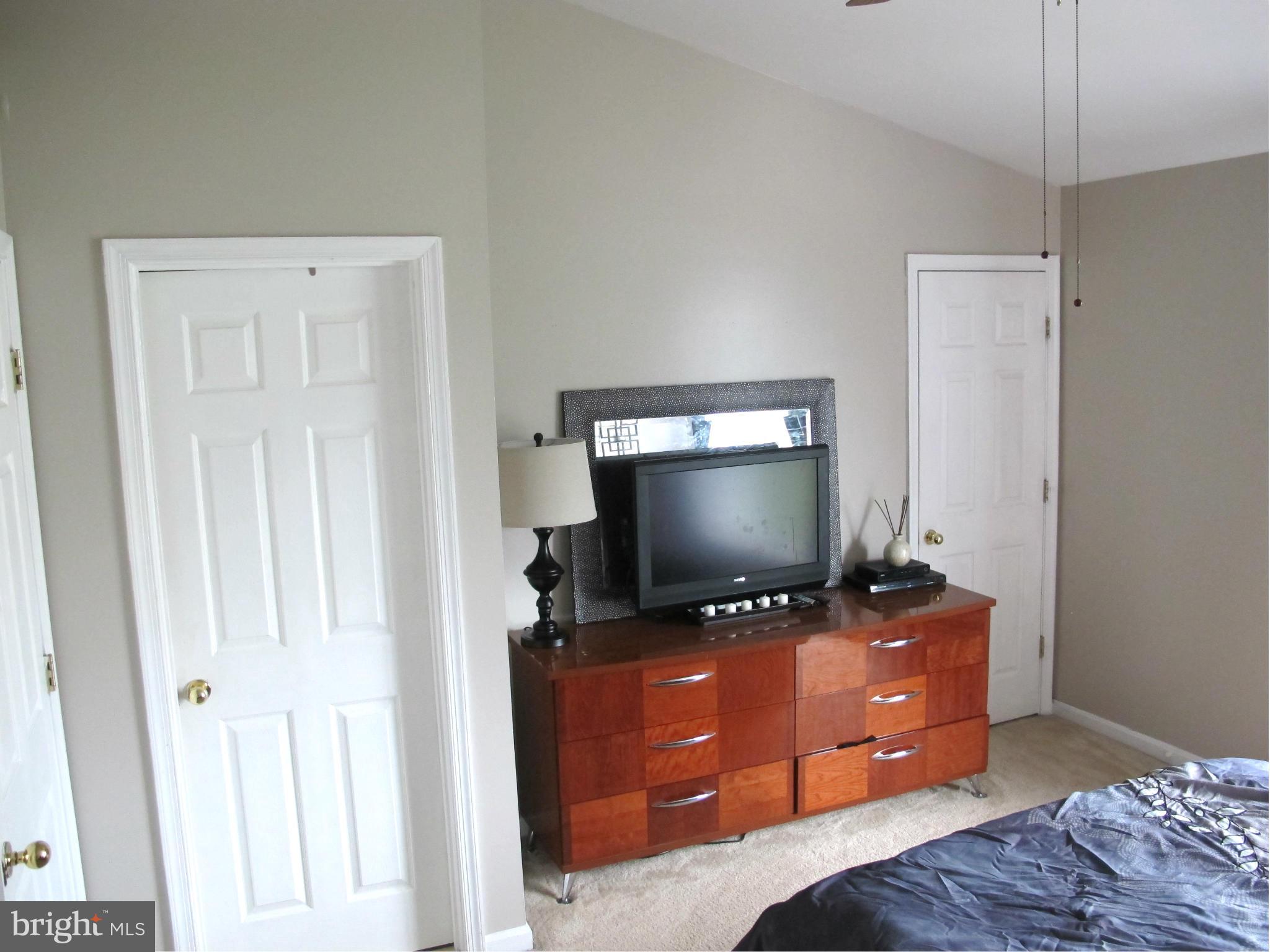 SEVEN OAKS - Residential