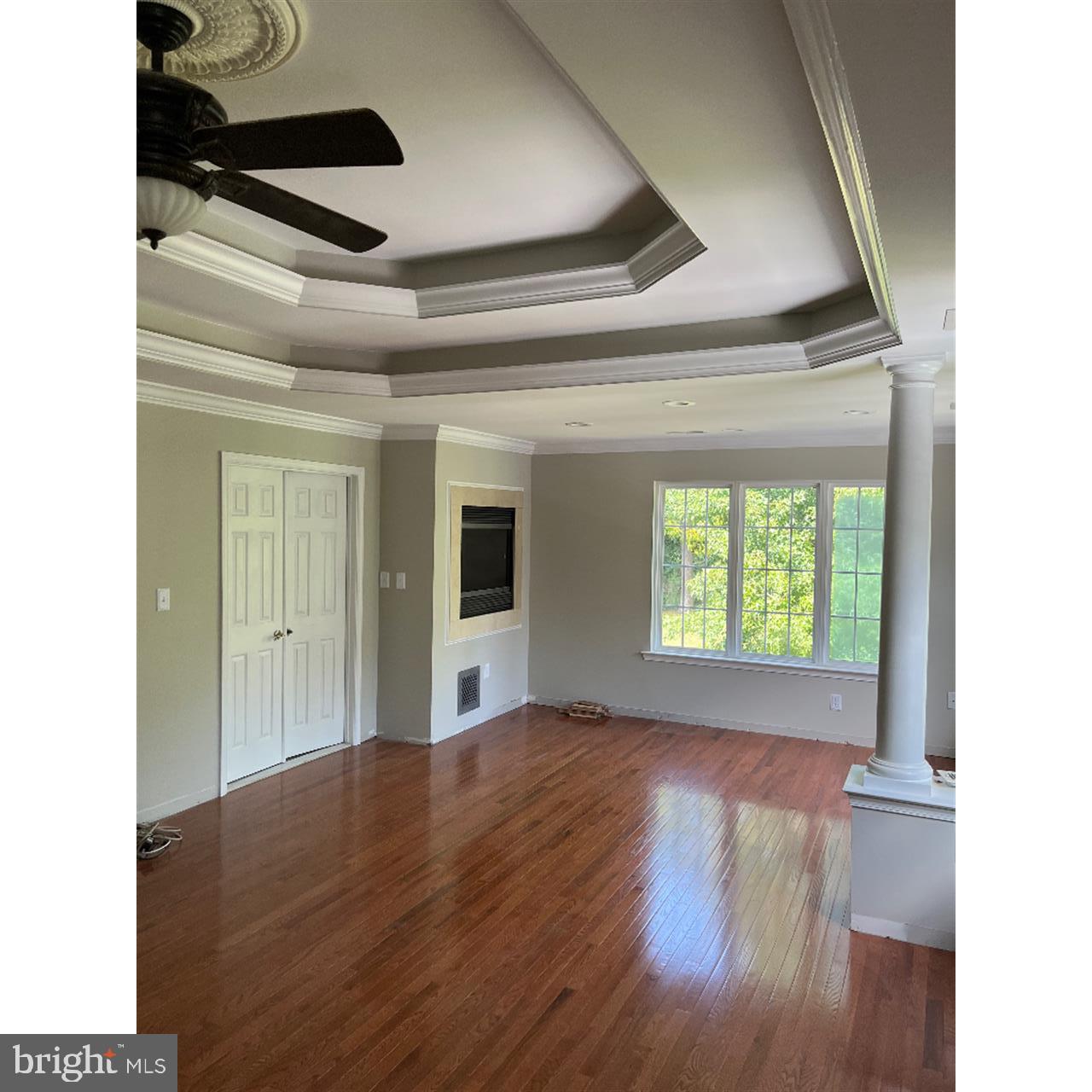 ISLAND CREEK WOODS - Residential