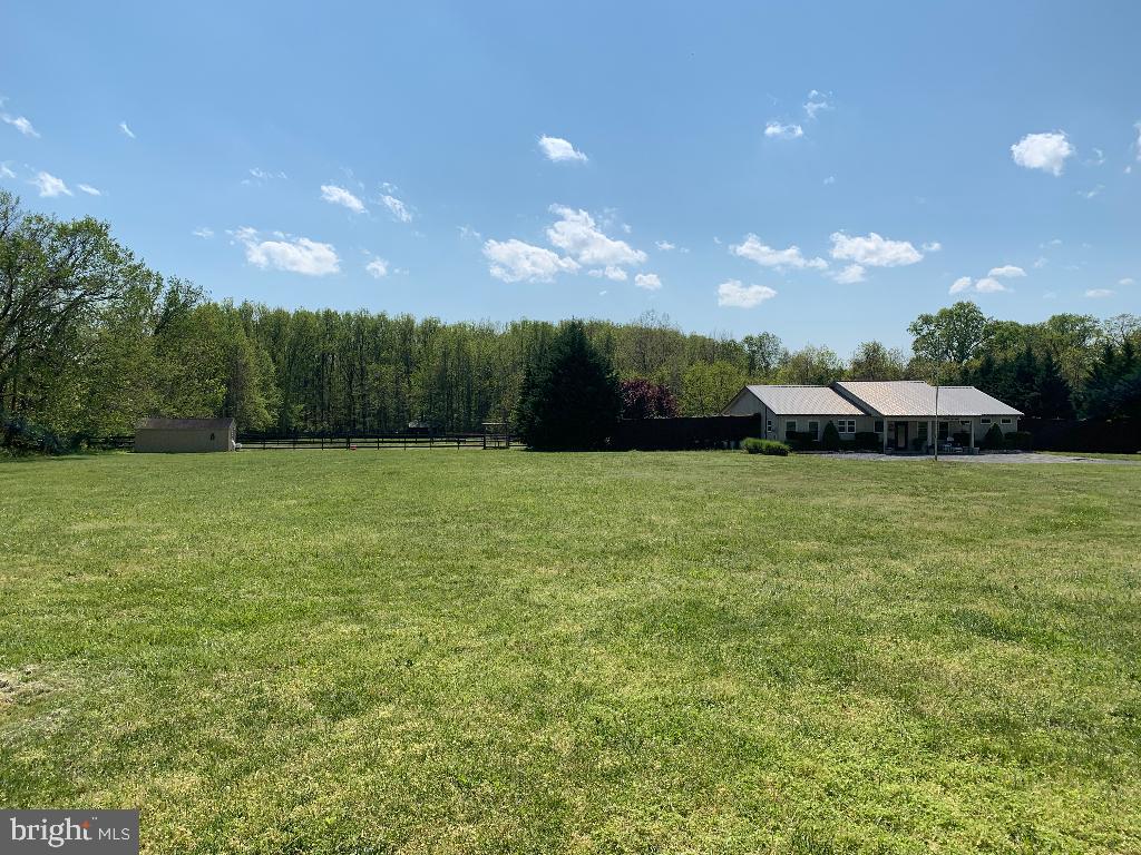 ISLAND CREEK WOODS - Residential