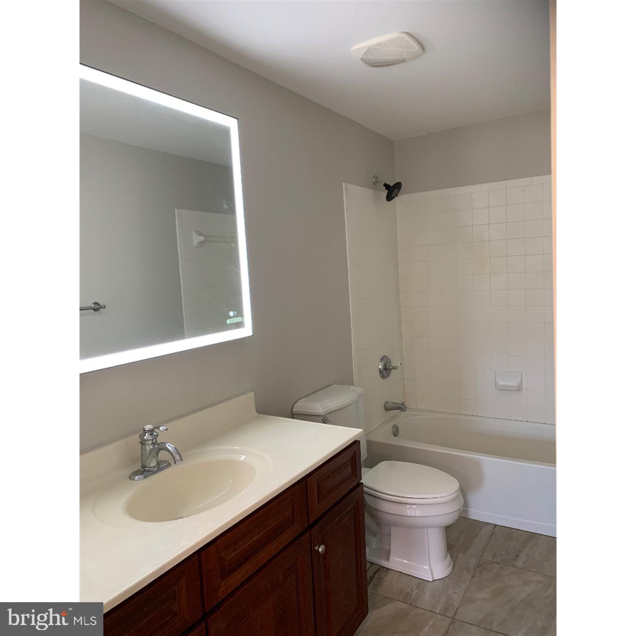 ISLAND CREEK WOODS - Residential