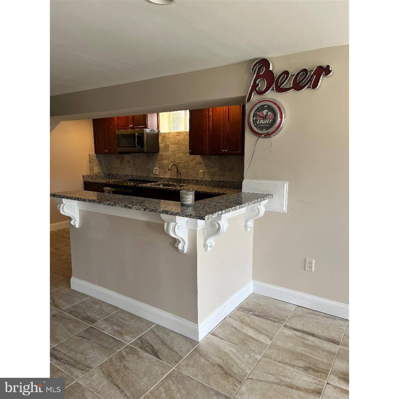 ISLAND CREEK WOODS - Residential