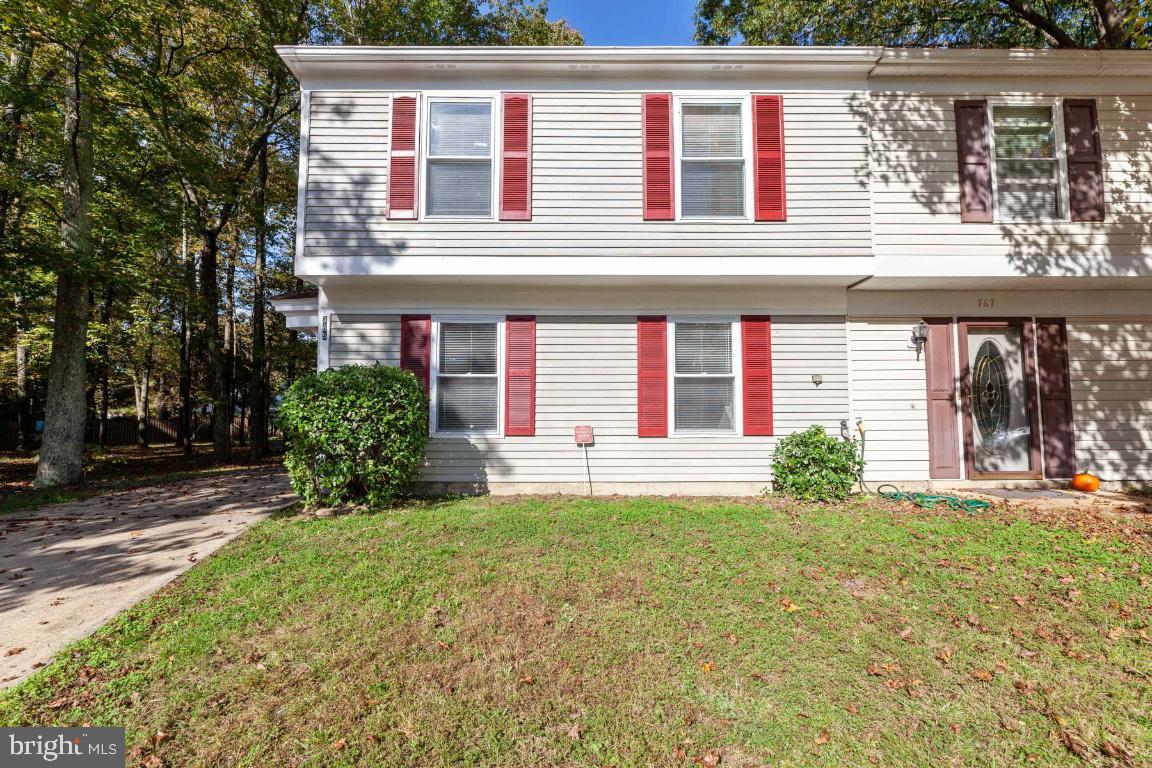 **LOOK NO FURTHER** A Charming 2 level, 3 bedroom townhome is looking for a new  owner.  The home is move-in ready, with a spacious open floor plan.  Conveniently located in Waldorf, close to restaurants, shopping, schools, and more.  Nice private backyard that's excellent for entertaining. Seller is requesting buyers to use Bay County Settlements, and must have a strong lender**